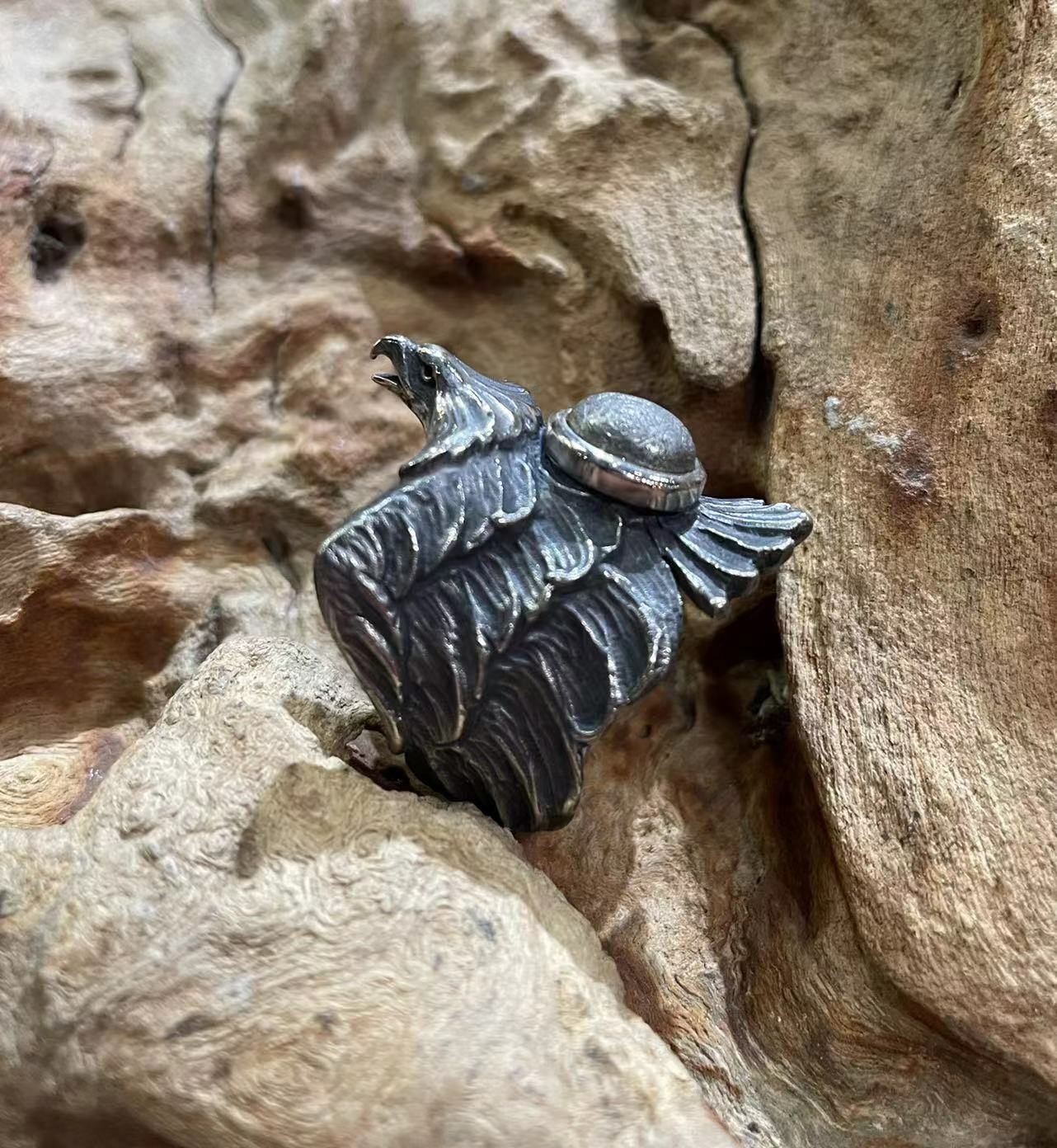 *Black Venom Jewelry- Freedom & Prayer 鑲天鐵隕石飛翔老鷹戒。