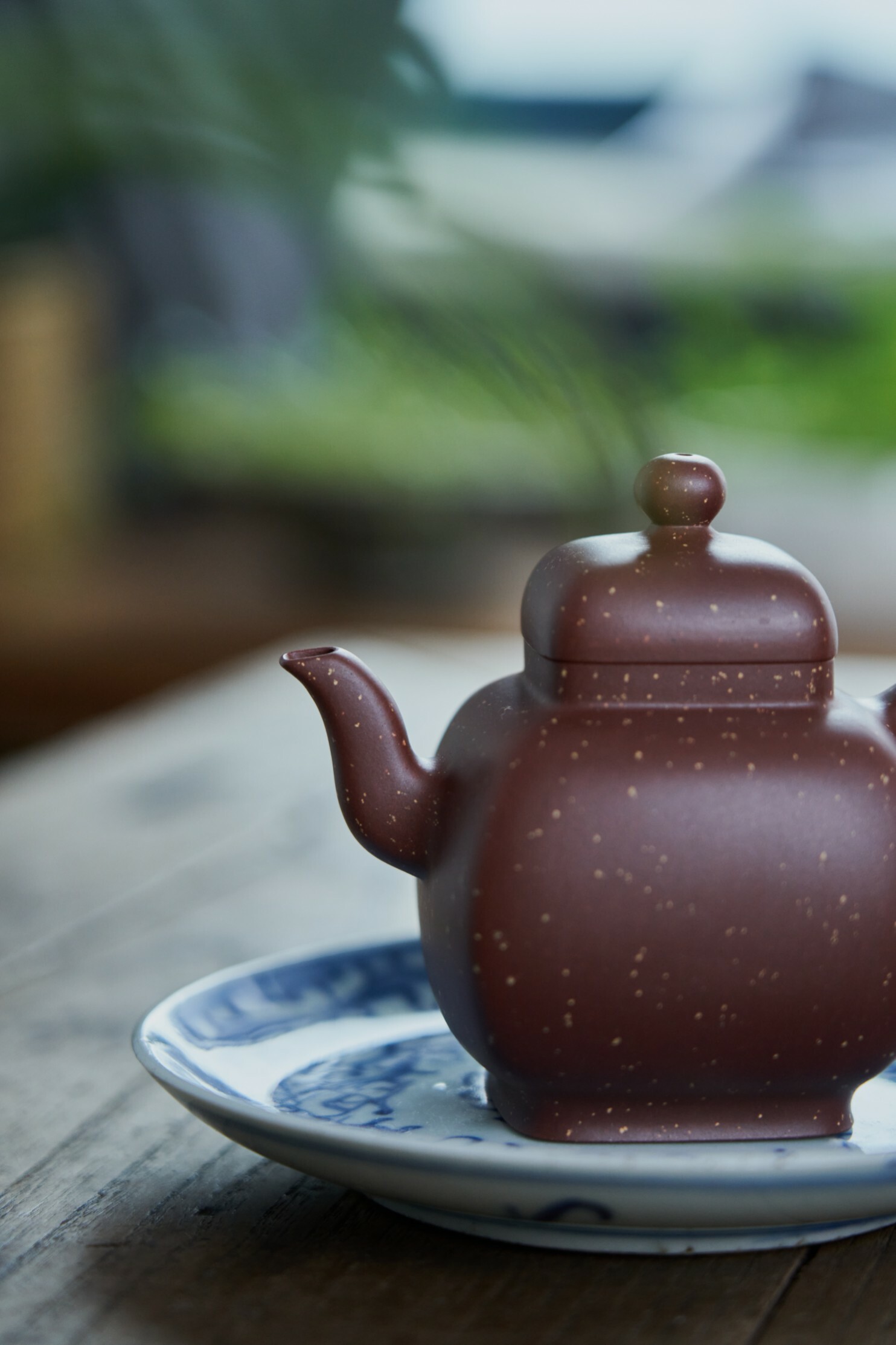 【韻方（鋪砂）】-- 作品以方融圓，是為方圓合一之雅器。