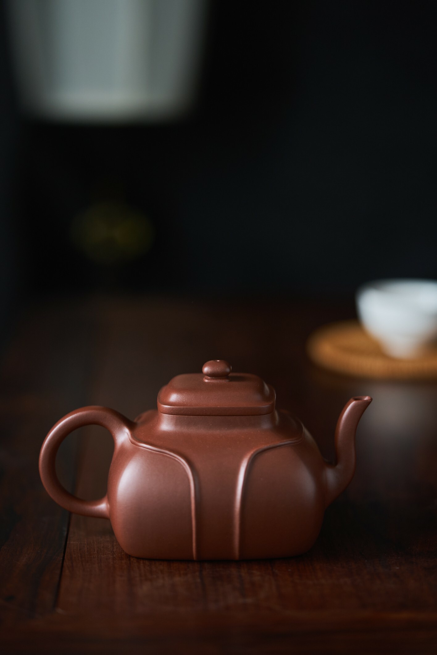 【玉帶】-- 整器清趣繞樑，流溢著氣度非凡的華貴之美