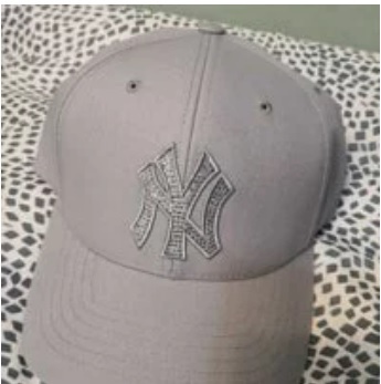 [S] MLB 3ACP0451N-50GRS NEW YORK YANKEES SILVER BLING CAP,GREY, 8809792292844 (SMLB30)