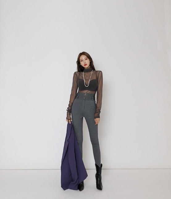 高領網紗透膚上衣(黑/白)