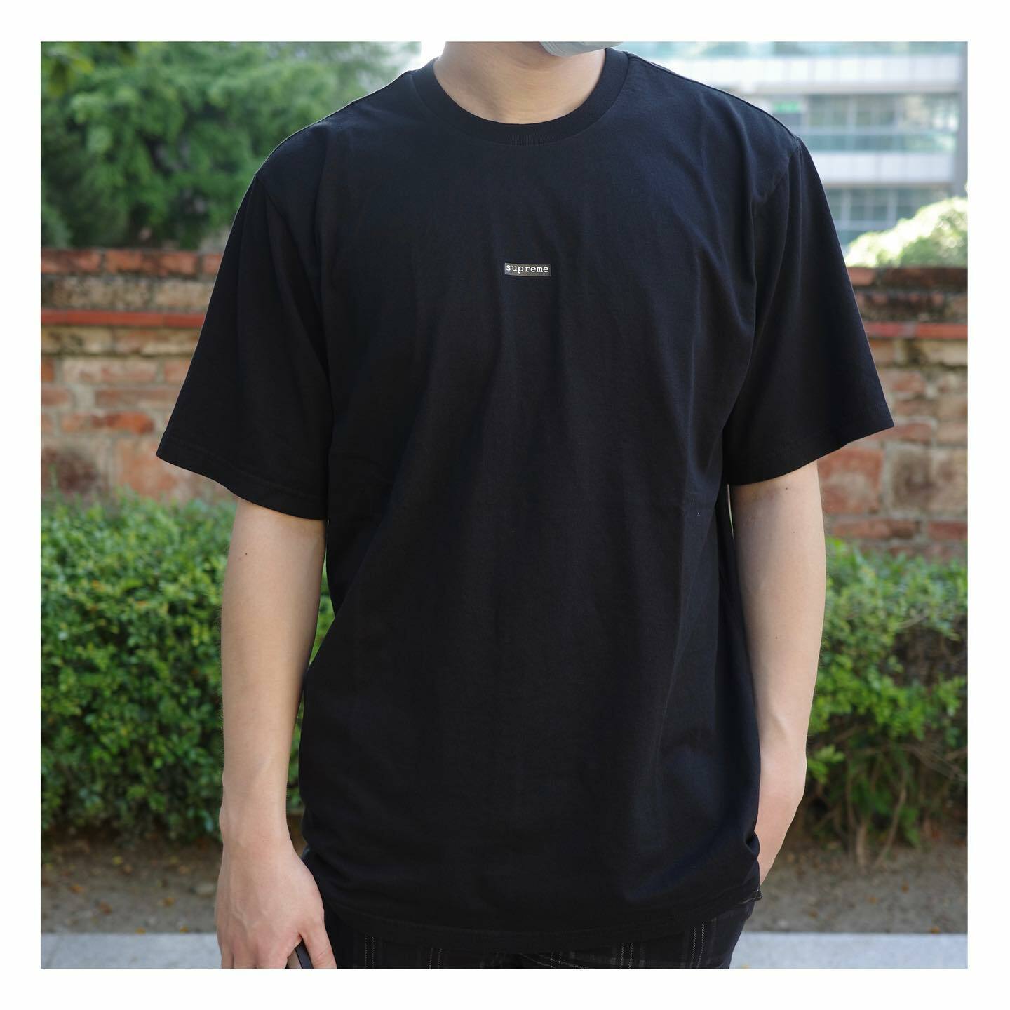 supreme typewriter s/s top 中間小logo 短T