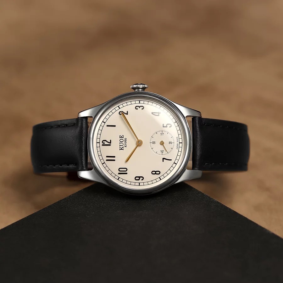 Old Smith 90-001 - Arabic/Gold Hands with Black Leather Strap  (Sapphire Glass)