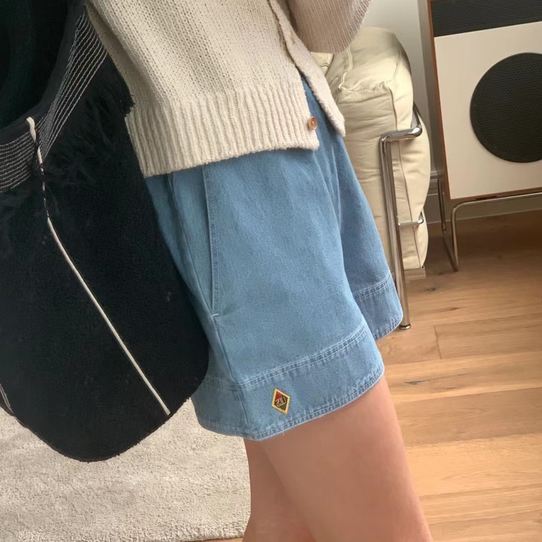 小標鬆緊牛仔短褲