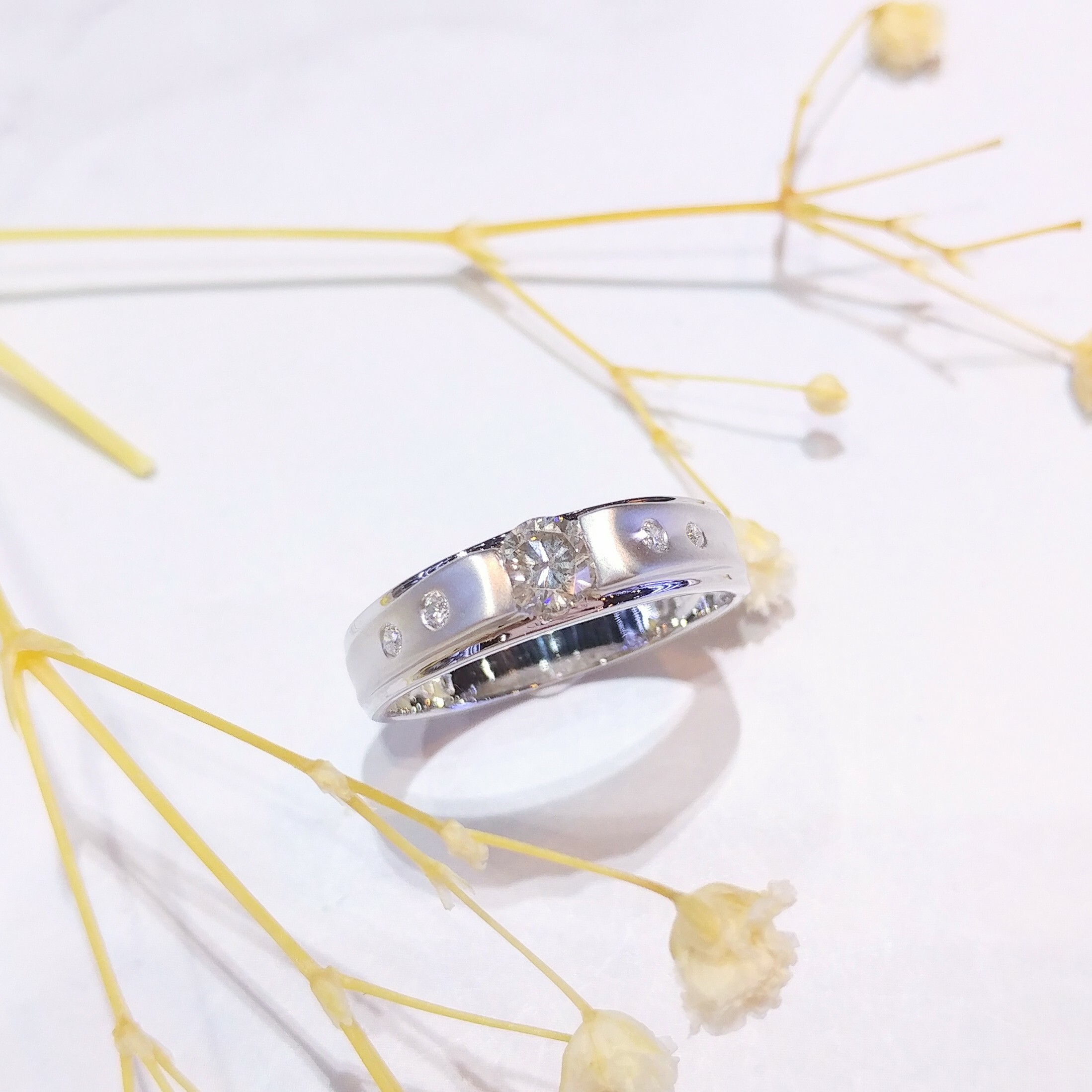 全新18K白金40份鑽石戒指