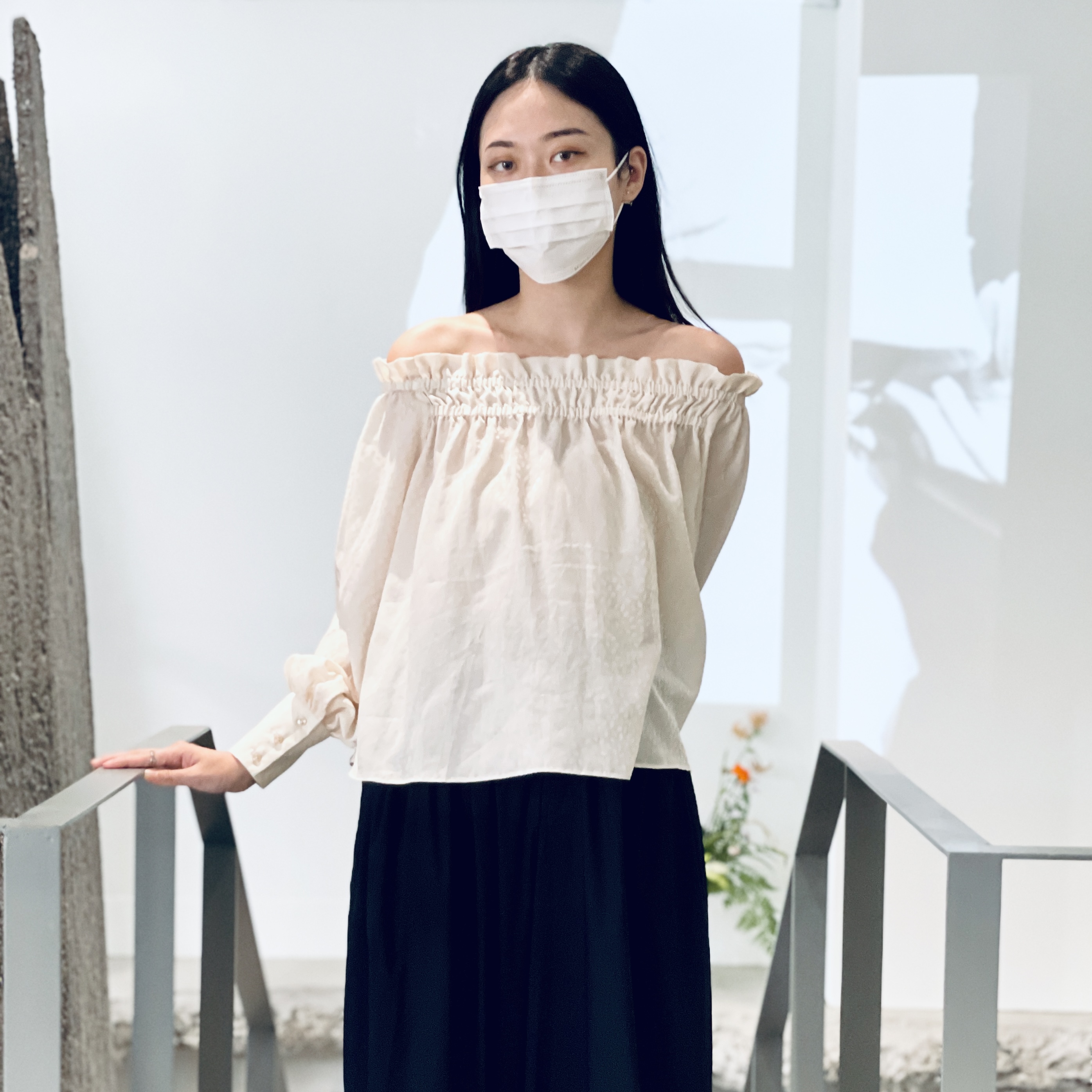 鬆緊一字領上衣