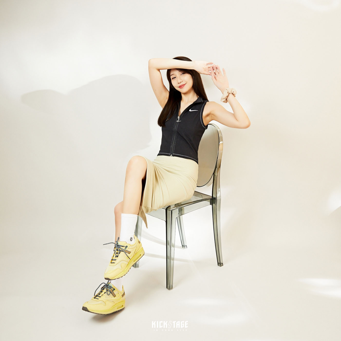 **特價商品售出不退換**女款 NIKE SWOOSH 黑色 方格 大勾 縫線 刺繡 彈性 全開拉鍊 立領 背心【DM6196-010】OFFWS