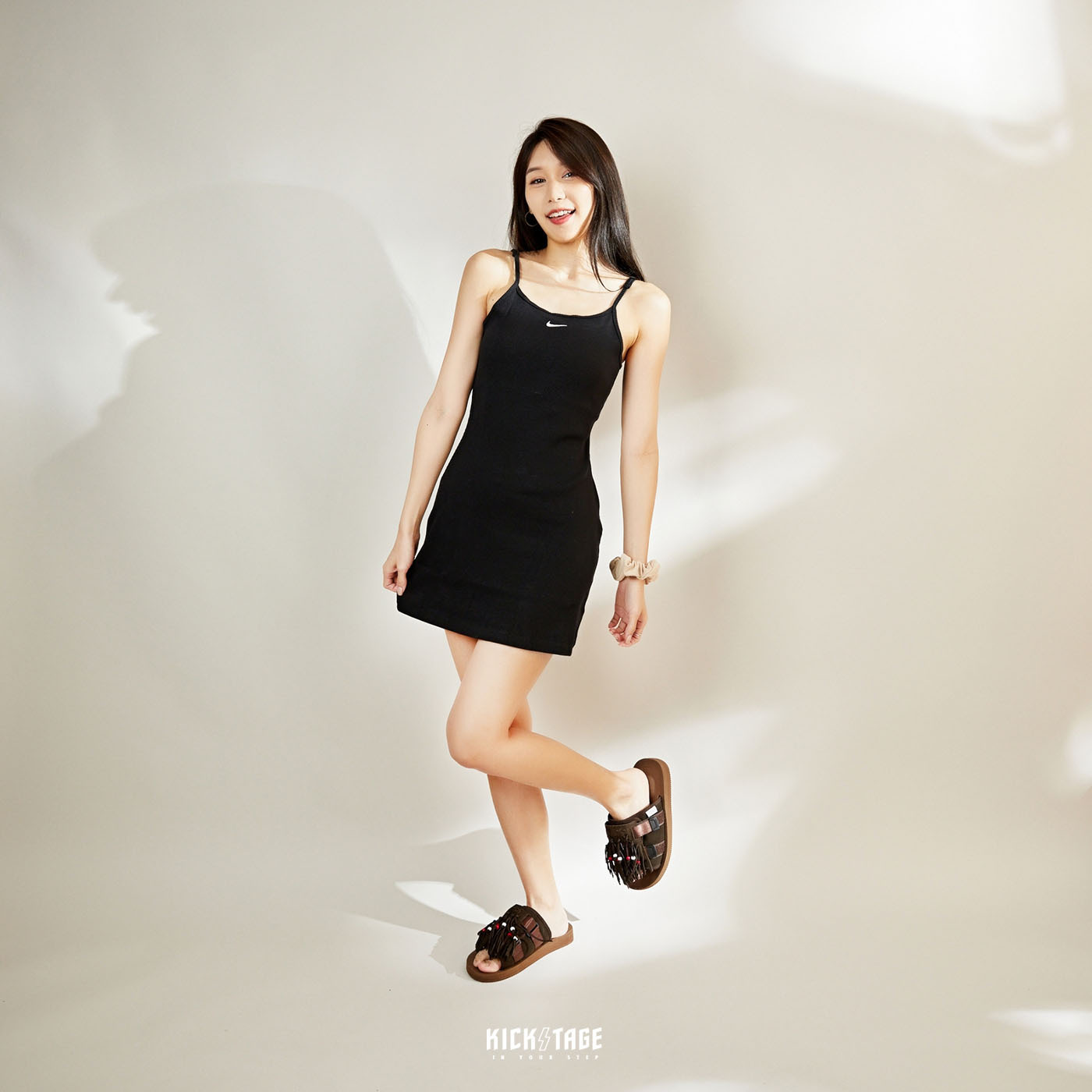 [出清商品售出無退換] SUICOKE HOTO-SCab OG-247SCAB-BR 咖啡色 串珠流蘇 可拆 抗菌內裡 魔鬼氈 拖鞋【SK21247SCABBR】