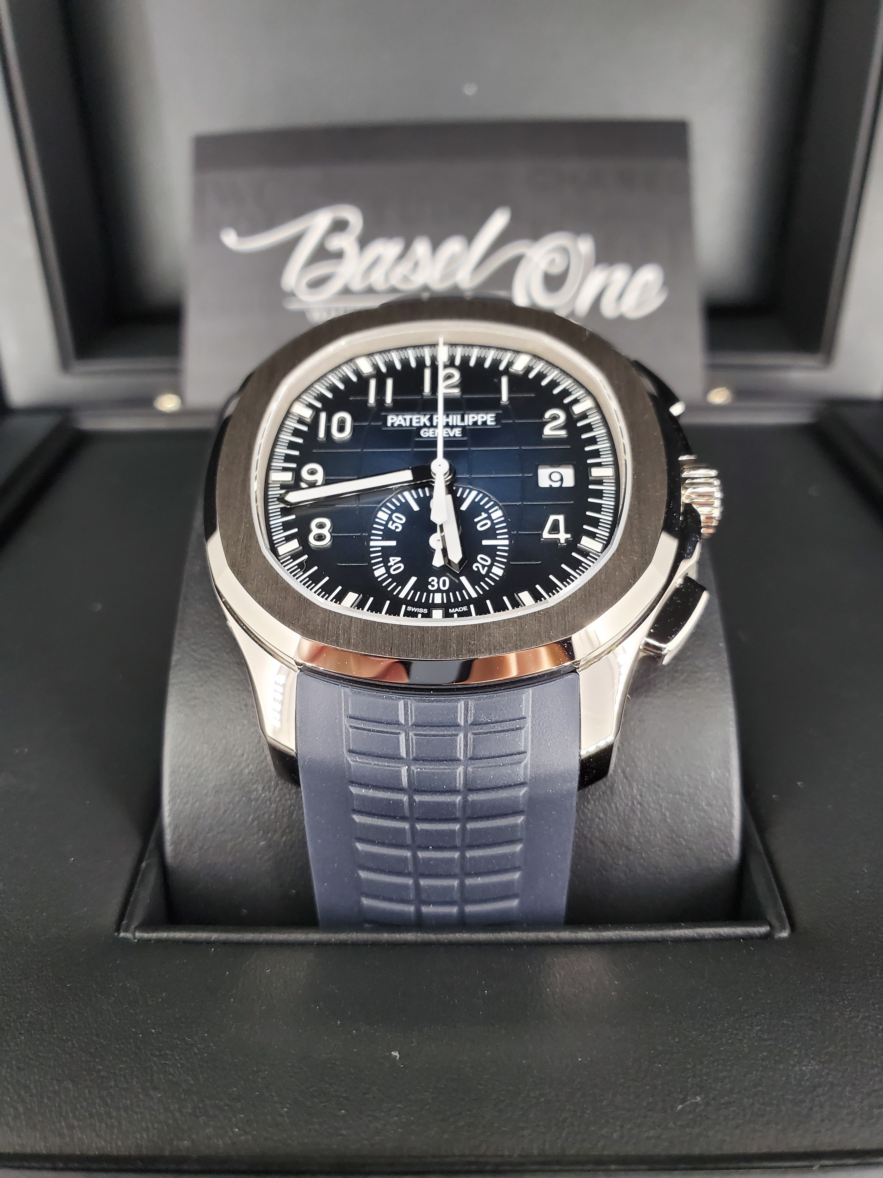BRAND NEW 5968G-001 5968 PATEK PHILIPPE AQUANAUT BLUE DIAL WHITE GOLD SELF-WINDING 42 MM