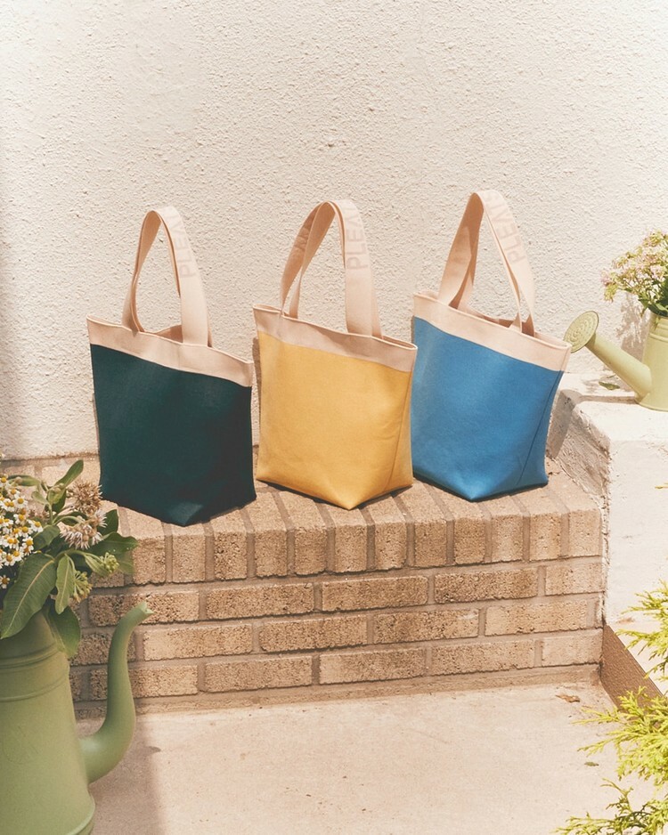 <韓國代購> PLEATS MAMA MINI CANOE BAG