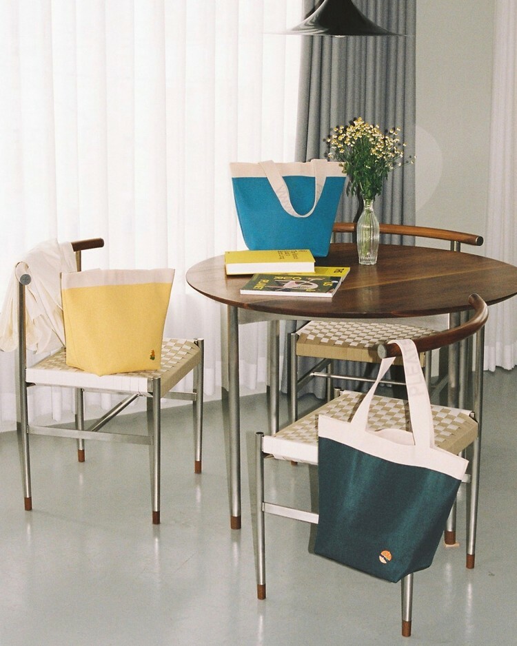 <韓國代購> PLEATS MAMA MINI CANOE BAG