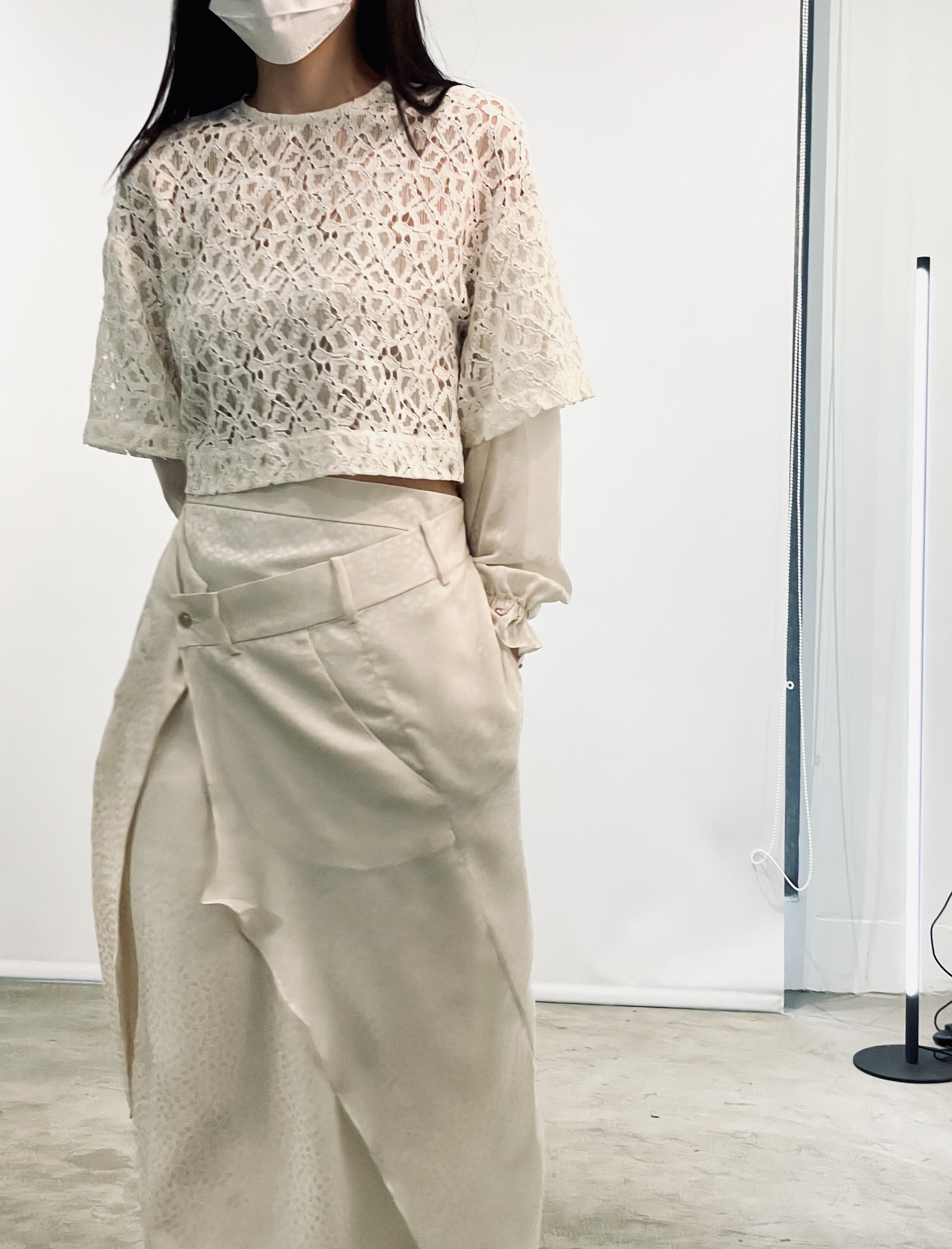 短版蕾絲兩層袖上衣