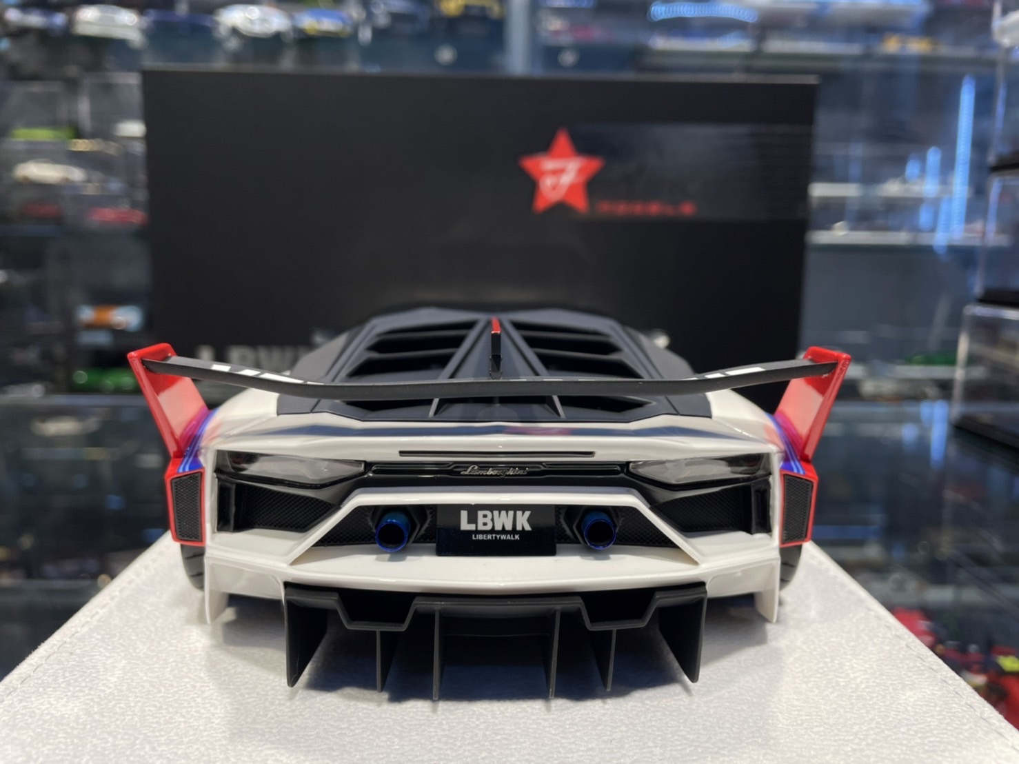 FuelMe FM18005LM-06 LBWK 700 GT EVO Martini Livery 1/18