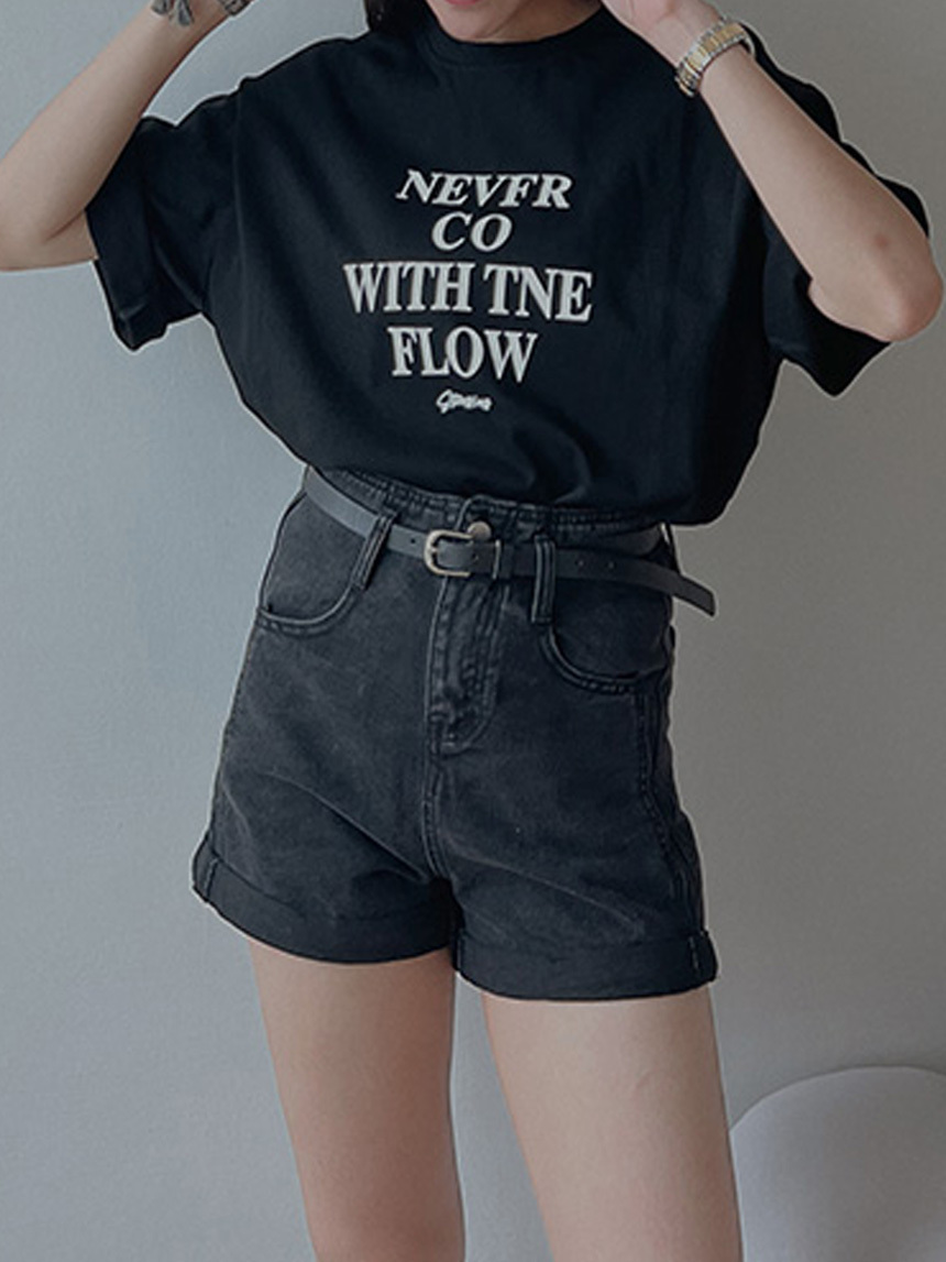 附腰帶反摺牛仔短褲