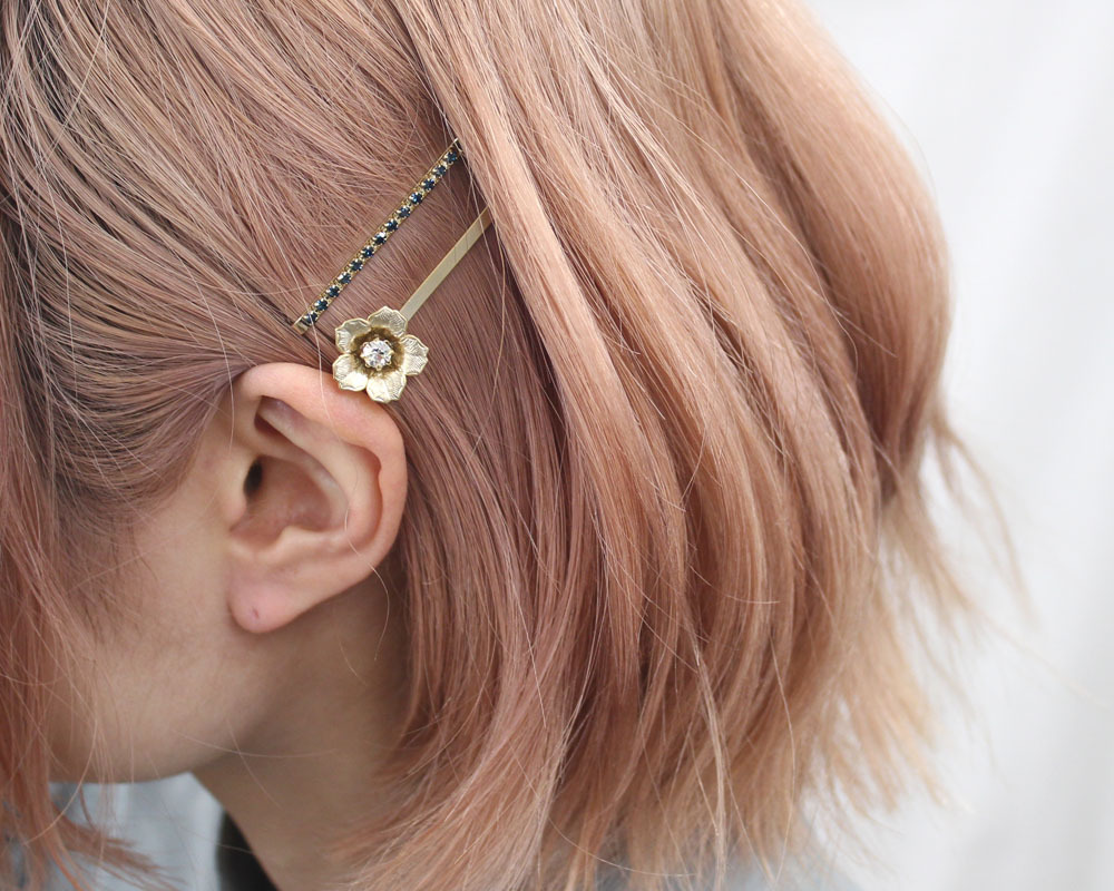 Farbe  閃石花形一字髮夾