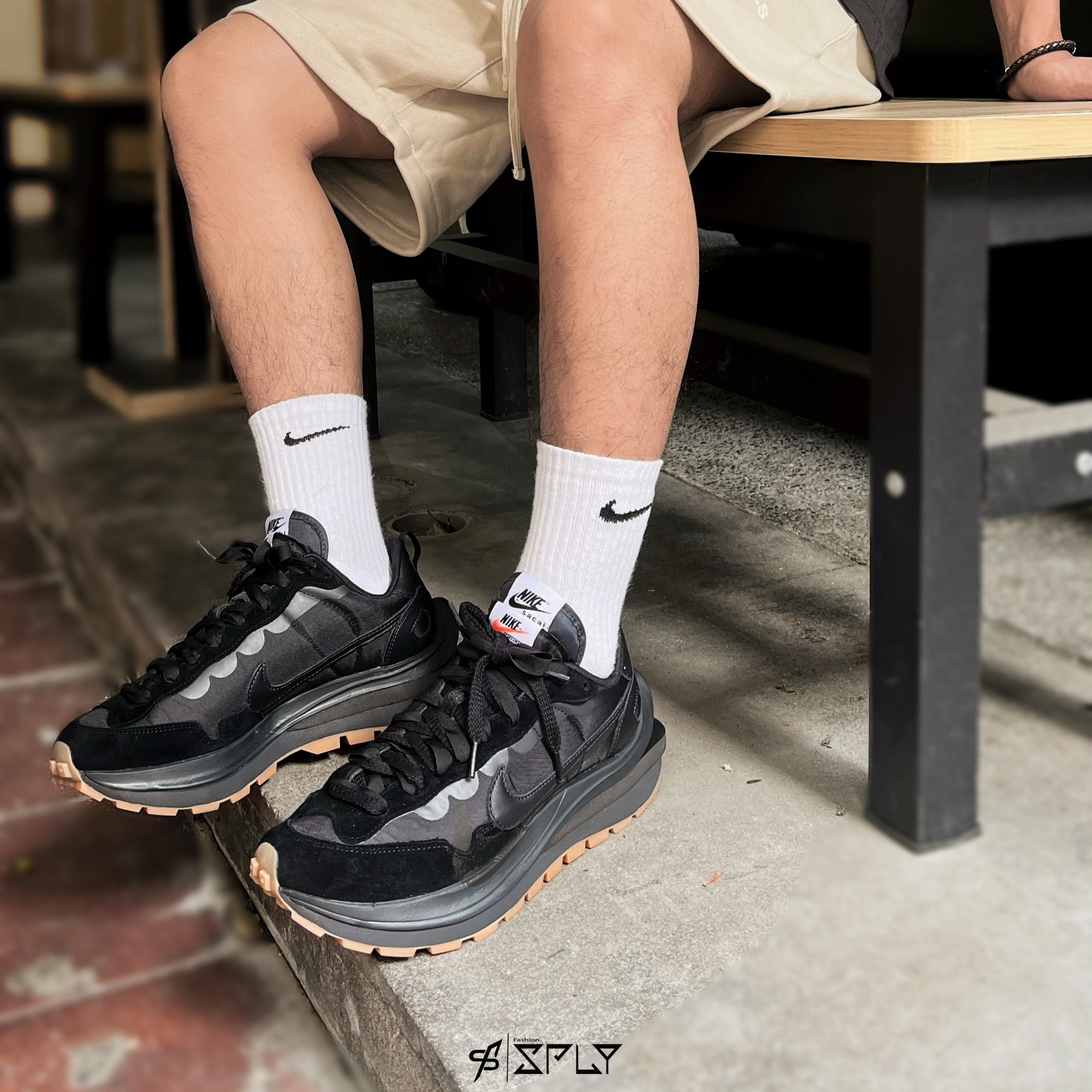 Sacai x Nike Vaporwaffle 黑生膠 黑魂 DD1875-001