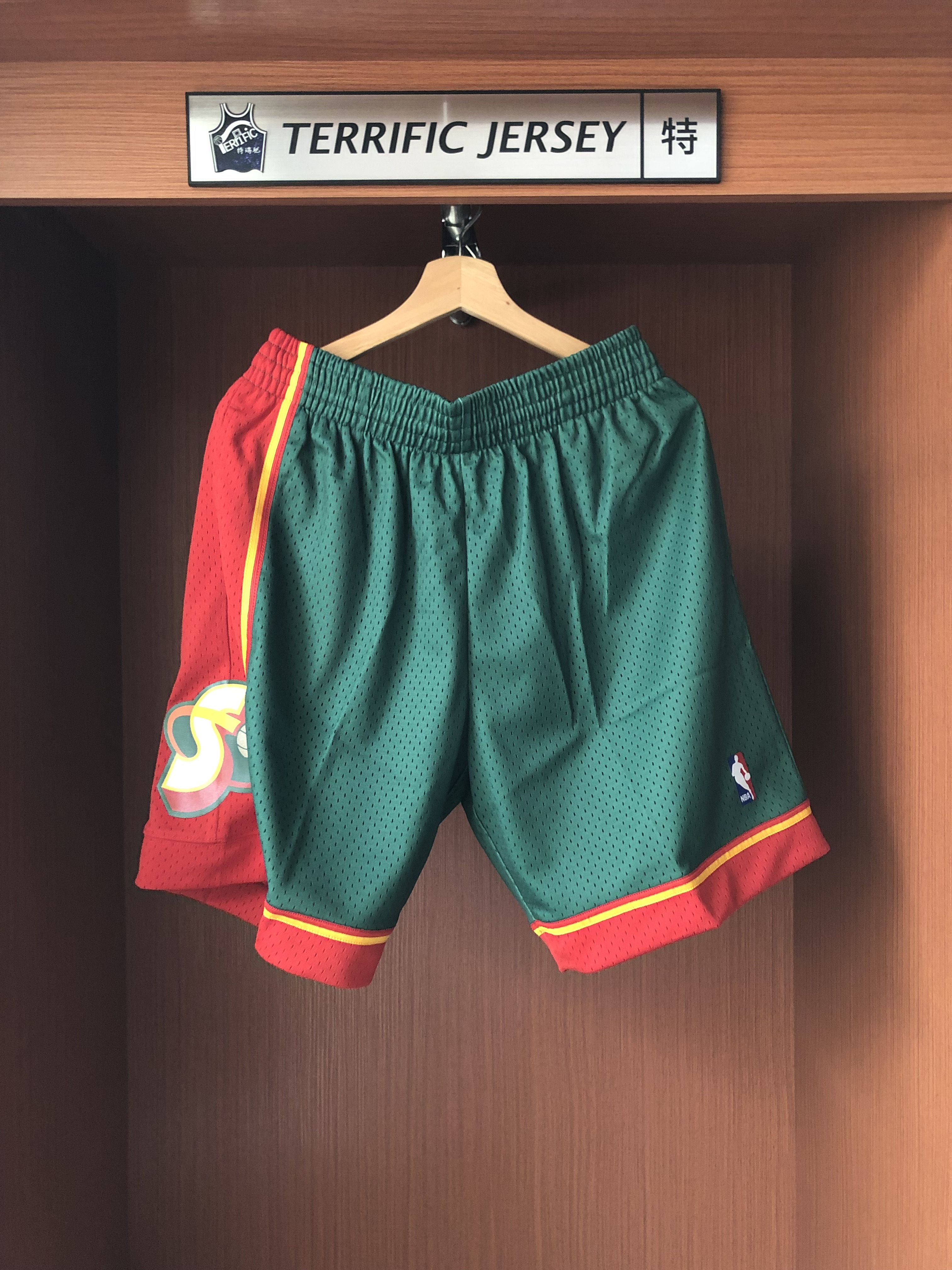 NBA球褲 Seattle SuperSonics 西雅圖超音速 綠燈塔 M&N Swingman Shorts 球迷版 有口袋 全新