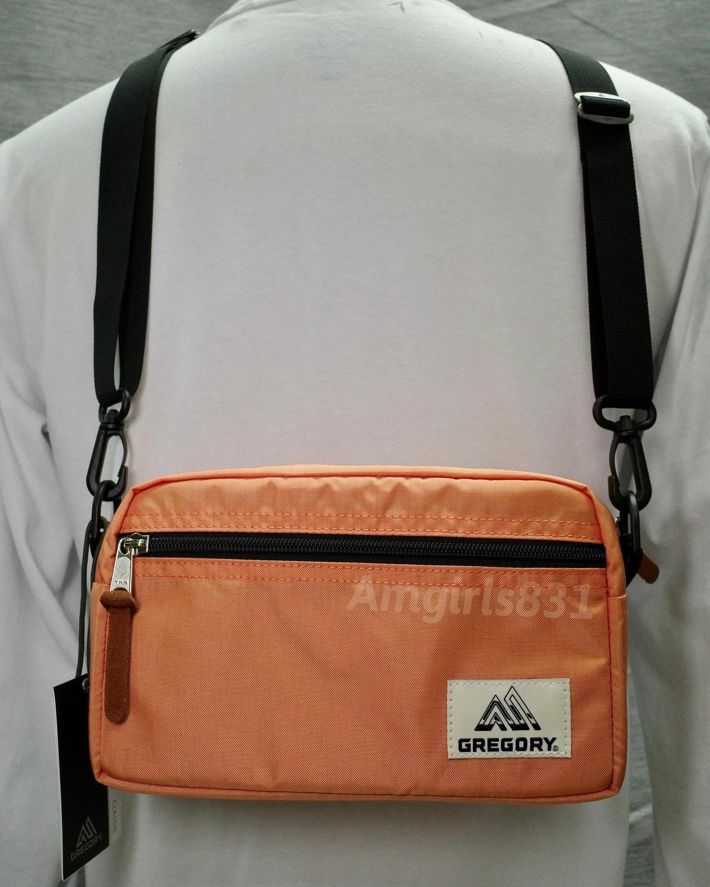 GREGORY PADDED SHOULDER POUCH M Faded Orange