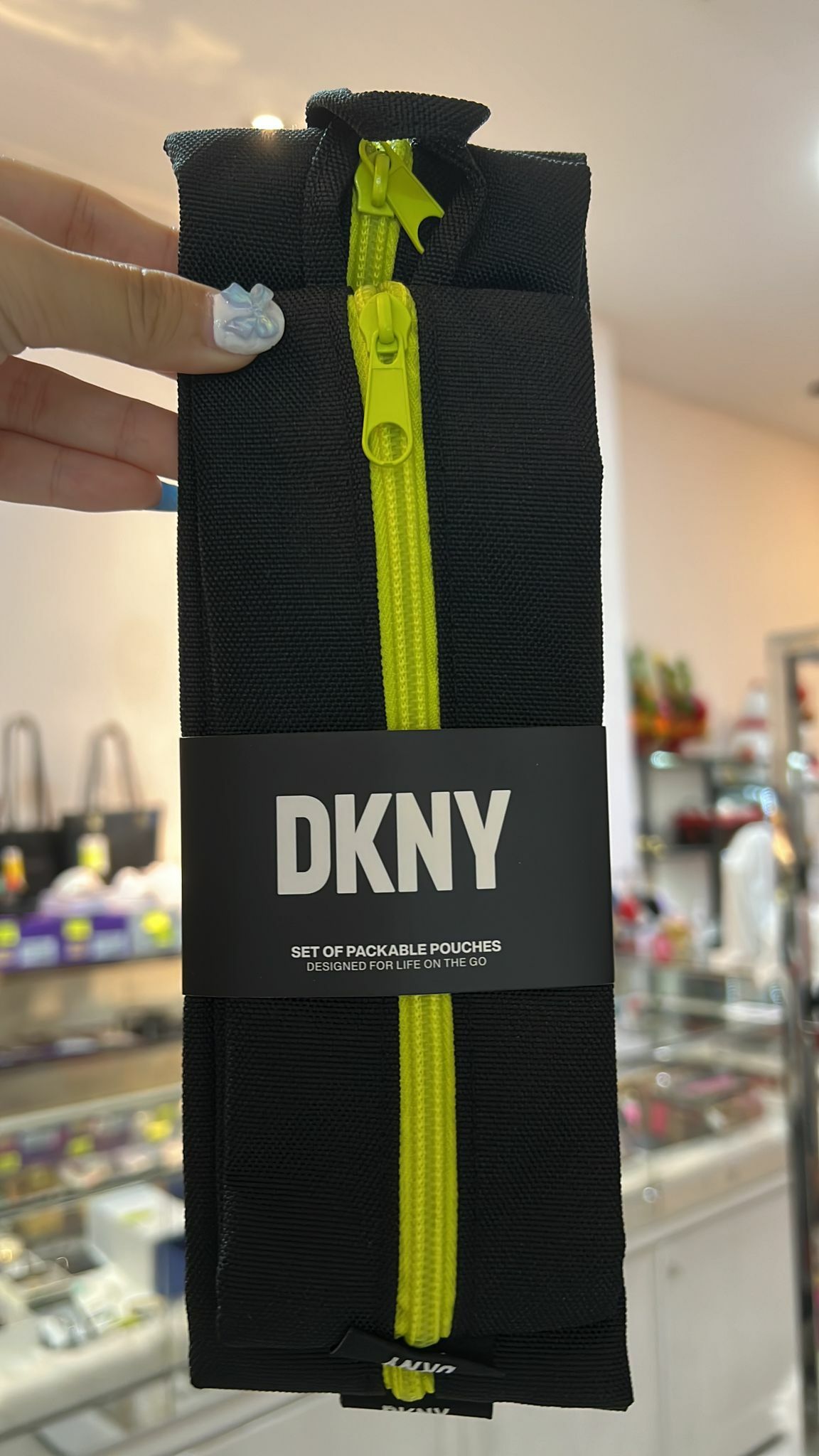 [S] DKNY SET OF PACKABLE POUCHES,BLACK, 400730292254 (SD133)