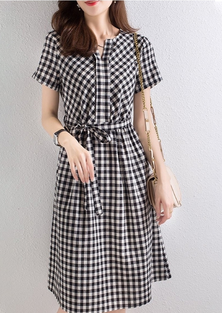 開襟綁帶格紋洋裝 藍黑格