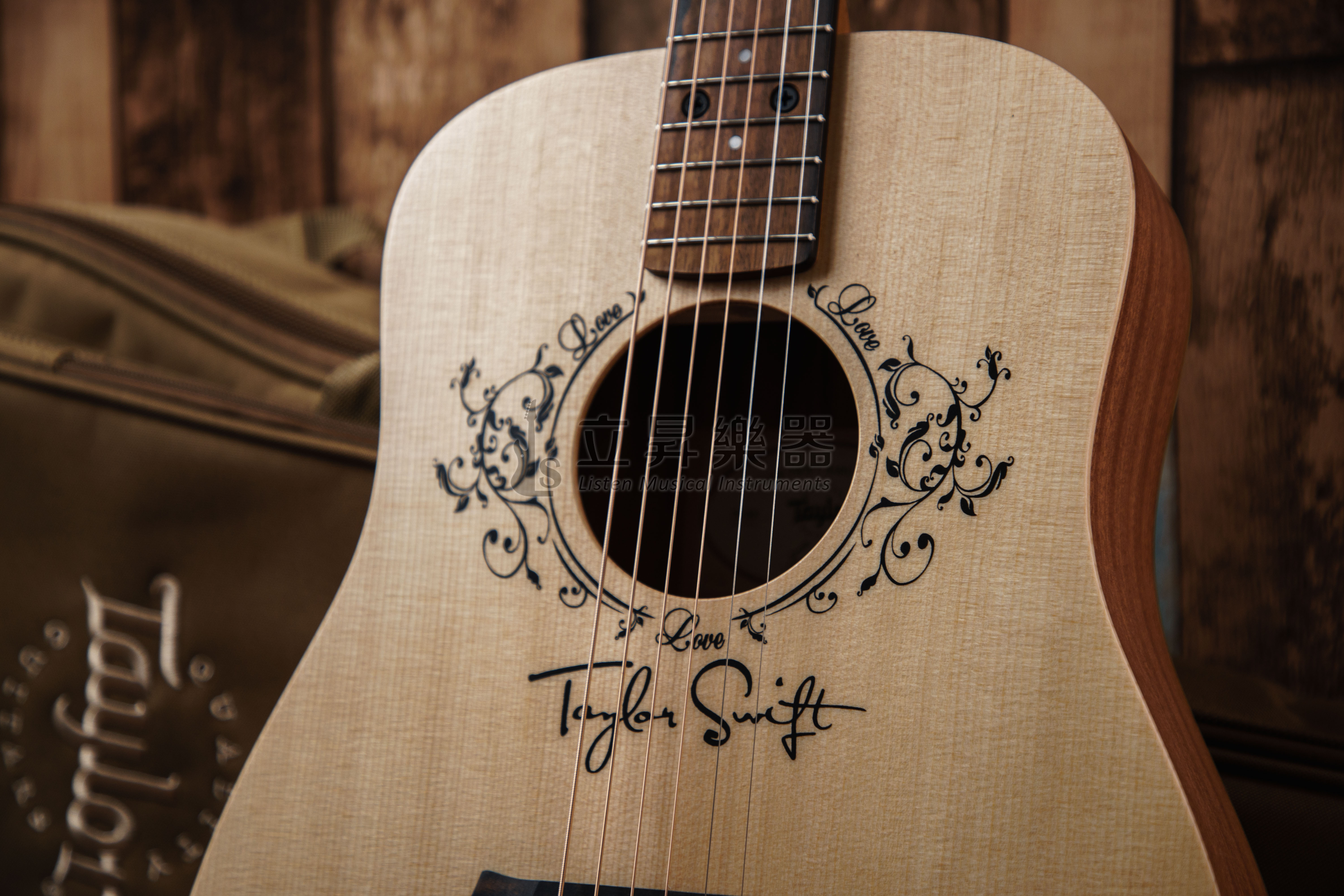 Taylor TS-BT 34吋 旅行吉他 Taylor Swift 泰勒絲簽名款 Baby Taylor 雲杉面單板 附原廠琴袋