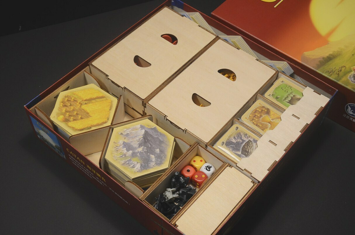 卡坦島 Catan 桌遊收納盒【烏鴉盒子】