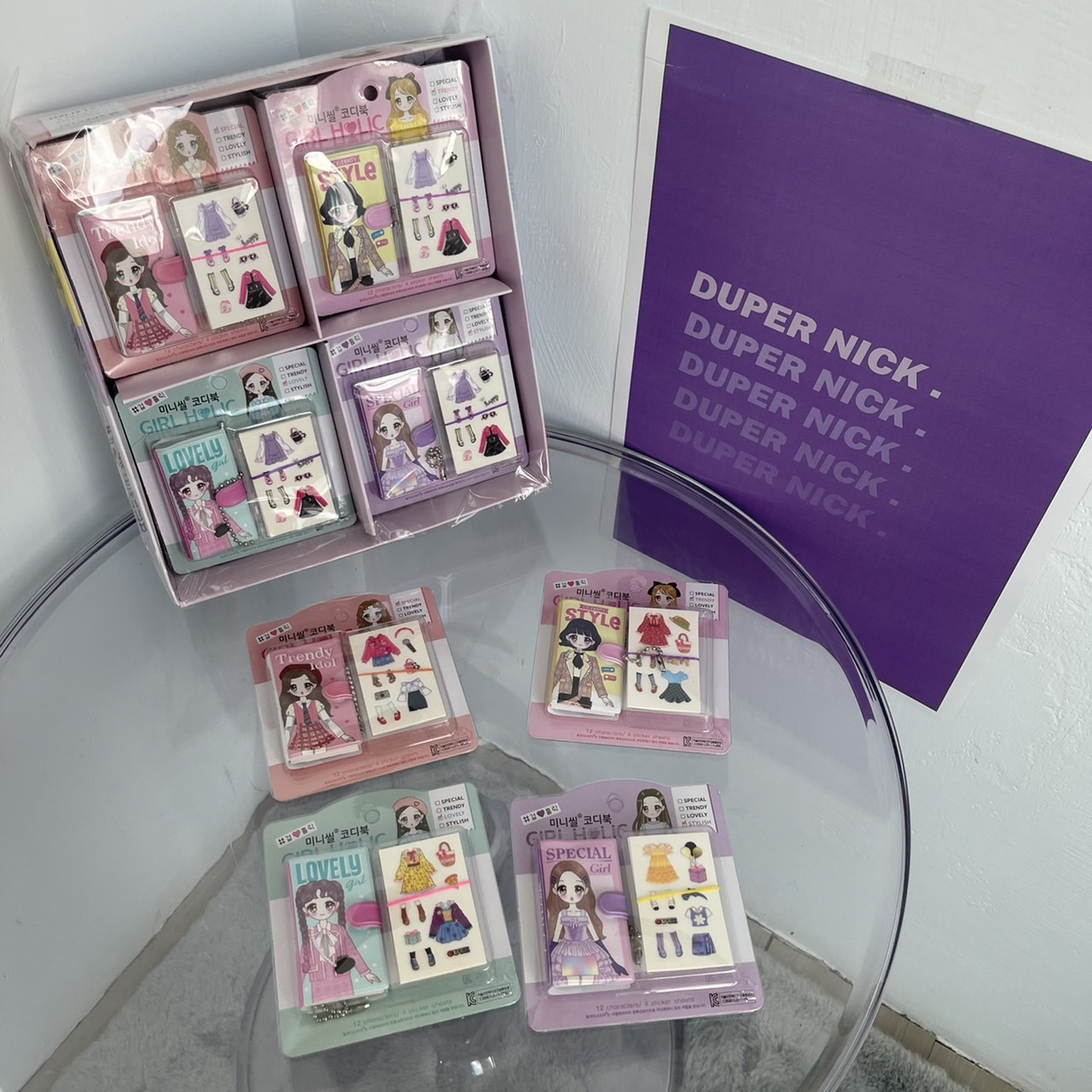 現貨 韓國代購 偶像化妝塗鴉本 換衣換裝貼紙 貼紙組換裝扮家家酒 鑰使圈小卡