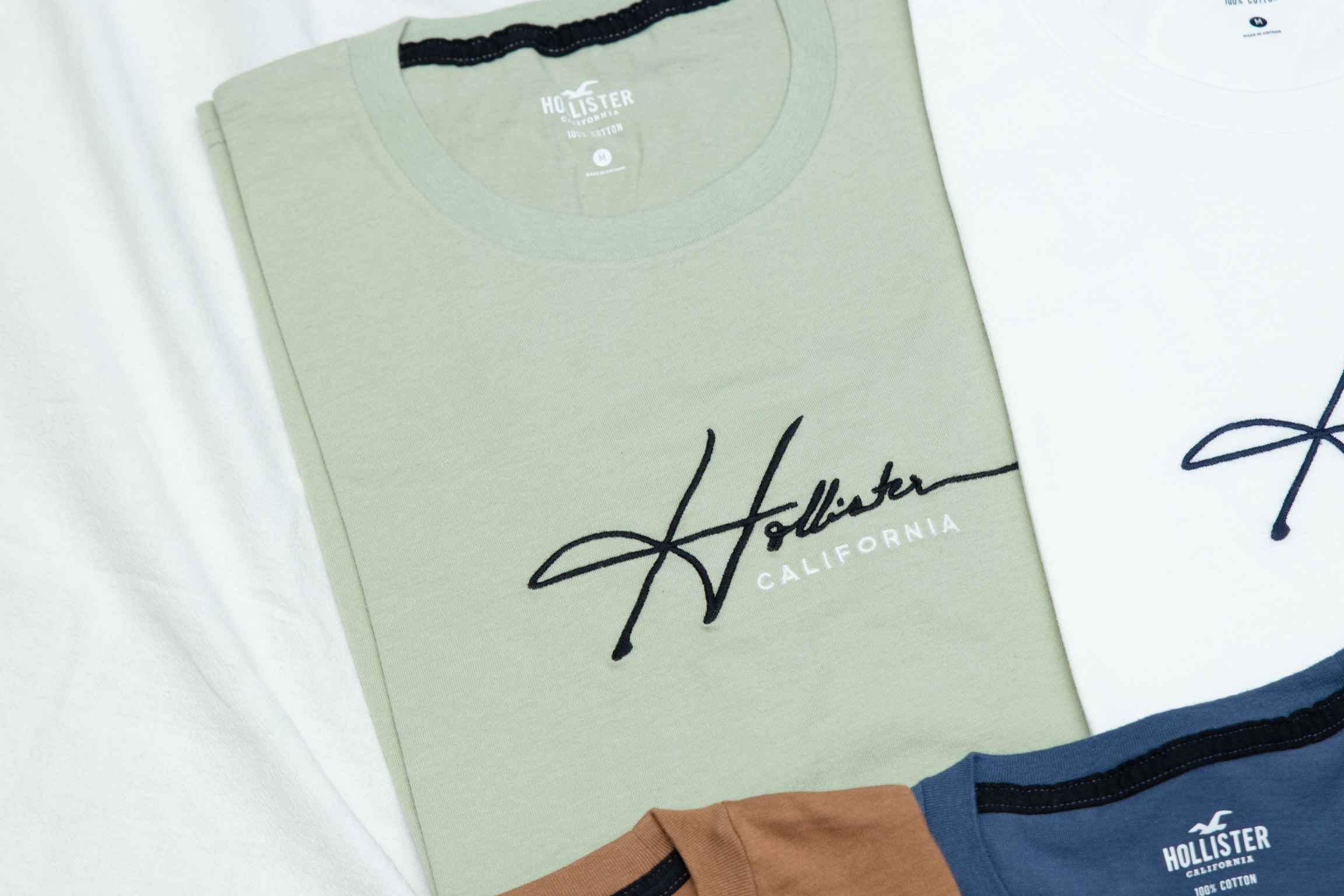 【現貨】Hollister Signature 刺繡Tee-Men