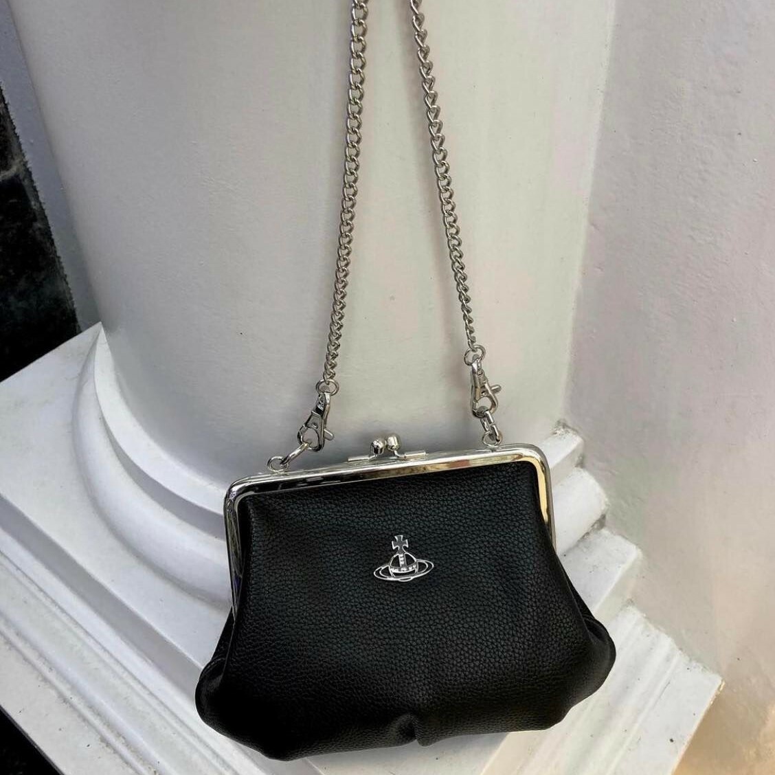 VIVIENNE WESTWOOD | JOHANNA FRAME PURSE (荔枝紋皮)