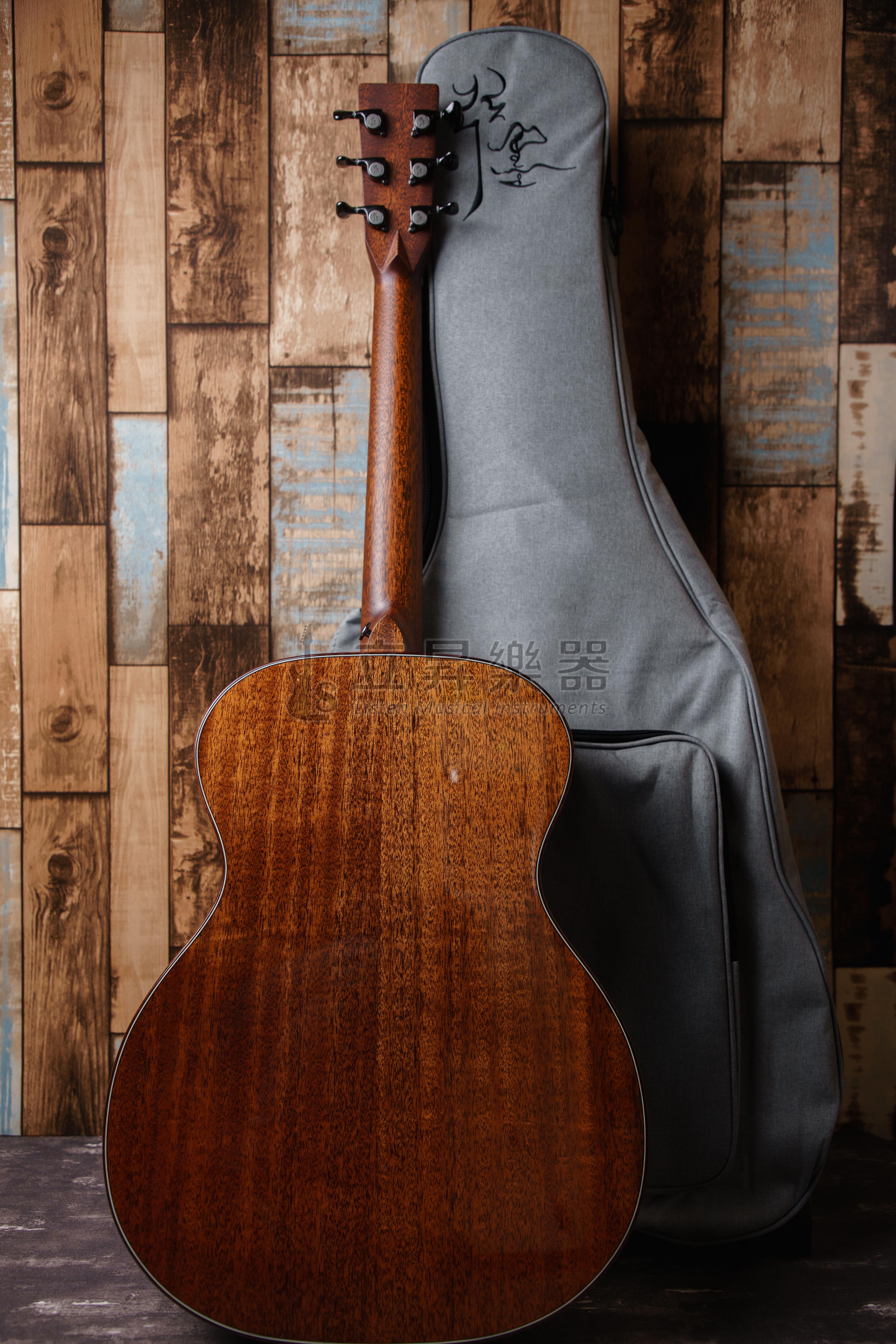 弦墨 西卡春華 40吋 OM桶 全單板木吉他 西堤卡熊爪雲杉面板 附原廠吉他袋 弦墨吉他 第 5 張圖片｜三峽吉他 / Bass
