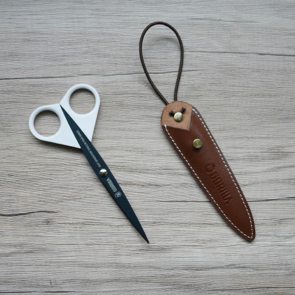 【Gorilla】6吋超耐用不沾膠文具剪刀+ 【Gorilla】6吋超耐用不沾膠文具剪刀專用皮套【優惠組合】