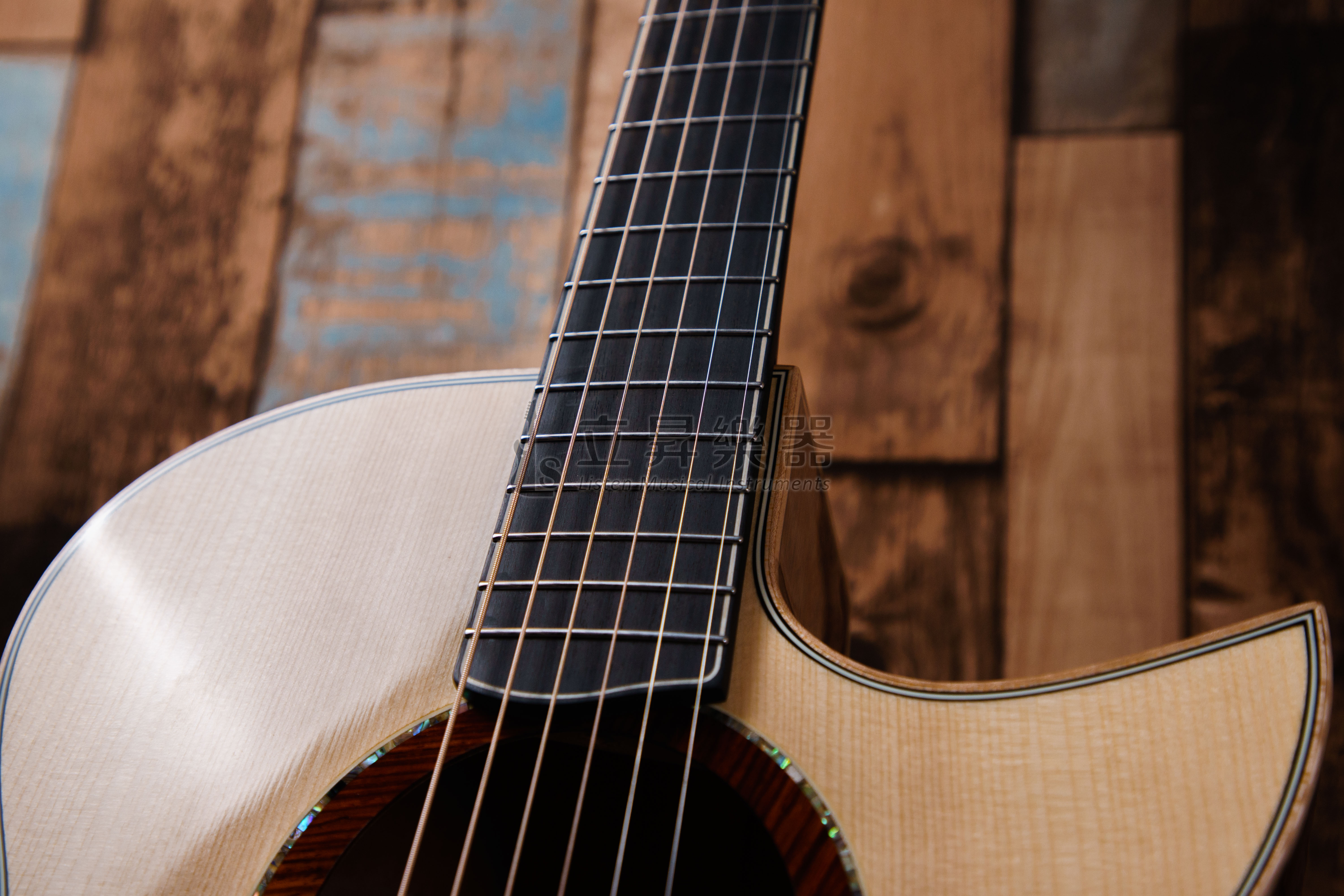 Hsienmo 弦墨 尖角春華 41吋 MJC尖缺角桶身 全單板木吉他 德國雲杉面板 附Jinchuan B-2022厚琴袋 弦墨吉他 第 4 張圖片｜三峽吉他 / Bass