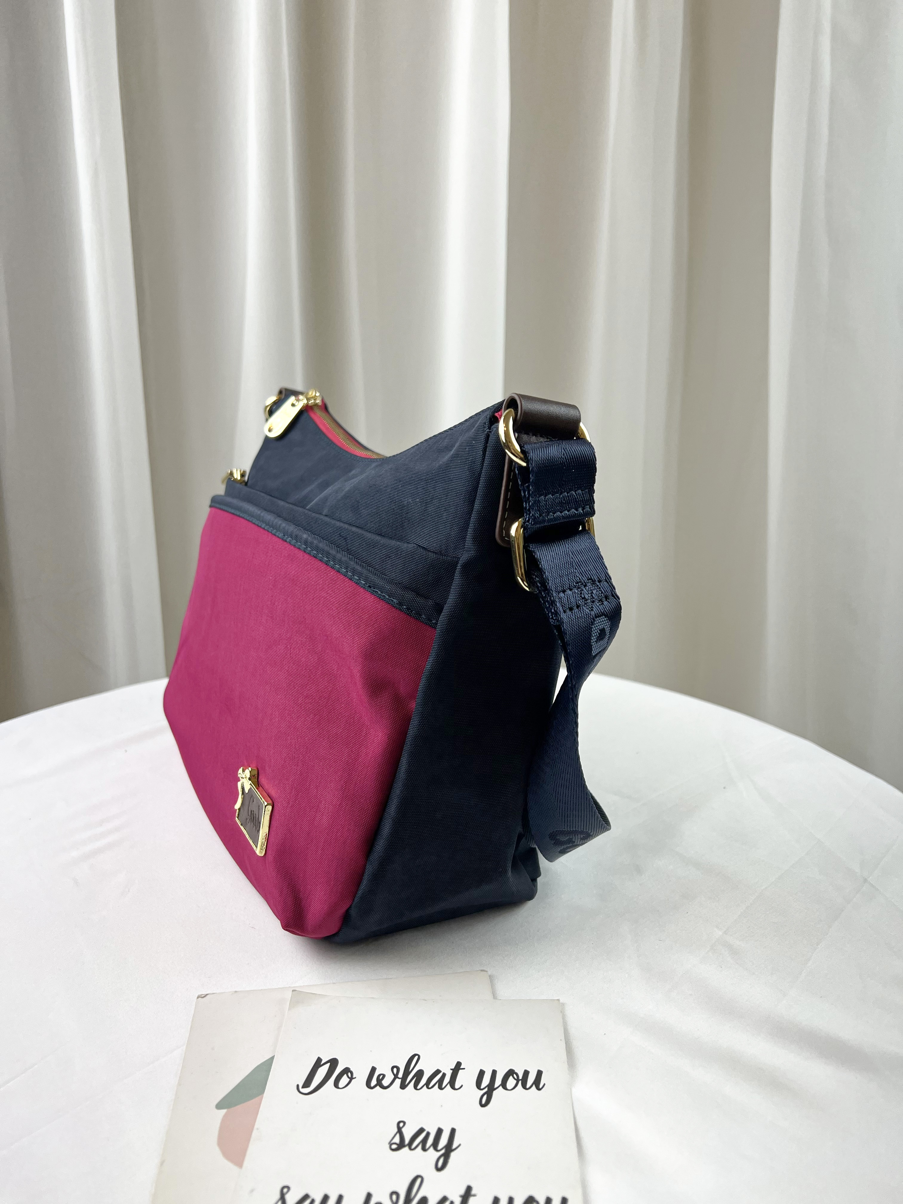 GOODS 藍桃拼色 肯尼布拼接真皮側背包  #2638