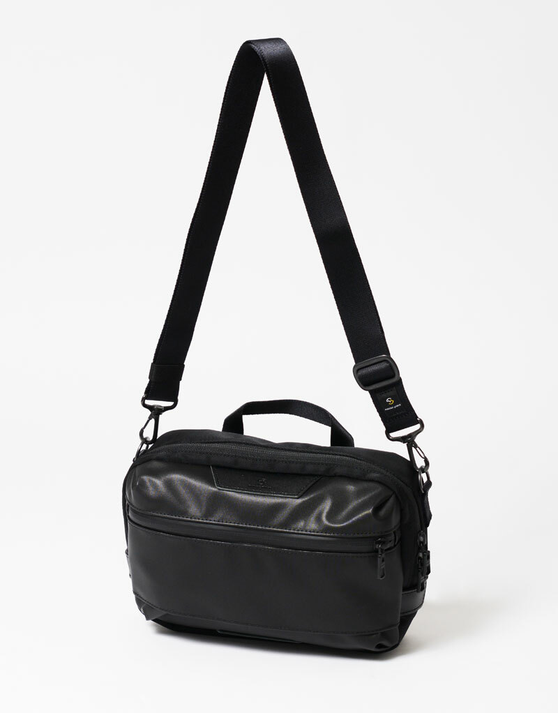 Progress Coating ver. shoulder bag No.02400-SC-BLACK