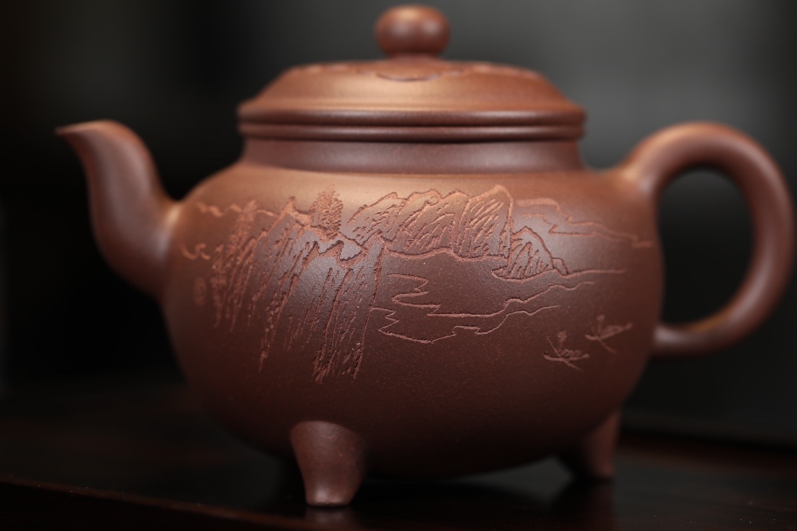 【大彬如意(太湖山水)】--壺把身段優美起伏雖大卻不突兀 樸實無華 質而不野