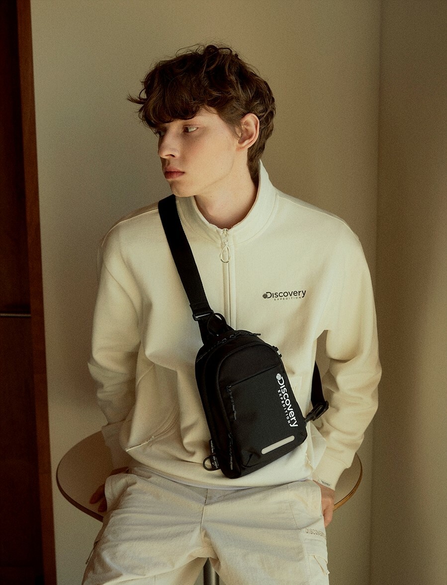 Discovery Easy Sling Bag Air 斜肩包 黑 DXSG0402N-BKS