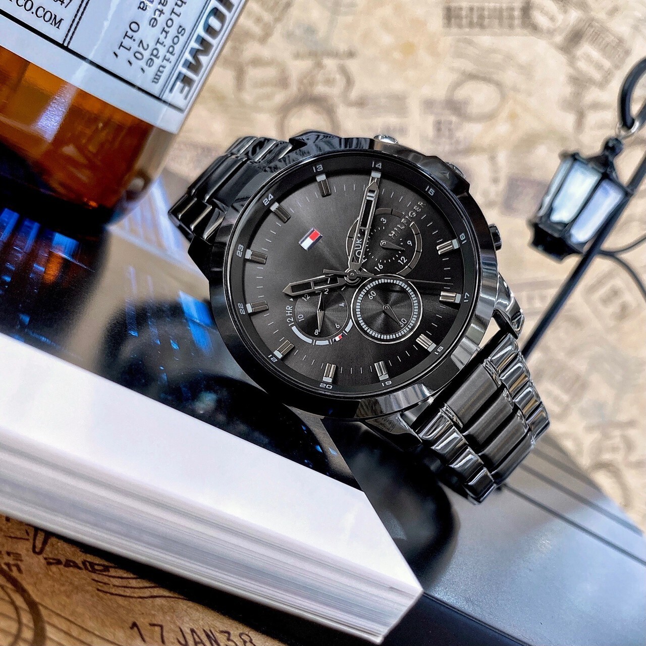 【Tommy Hilfiger】全黑款尖端時尚腕錶 1791795 44mm  現代鐘錶