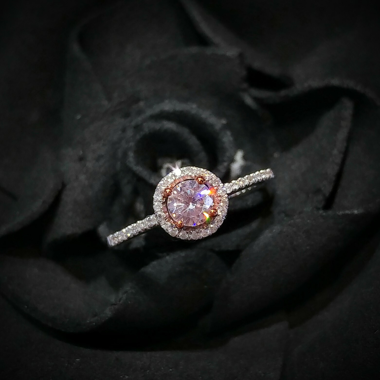 18K Gold 0.36ct Fancy Light Pink Diamond Ring