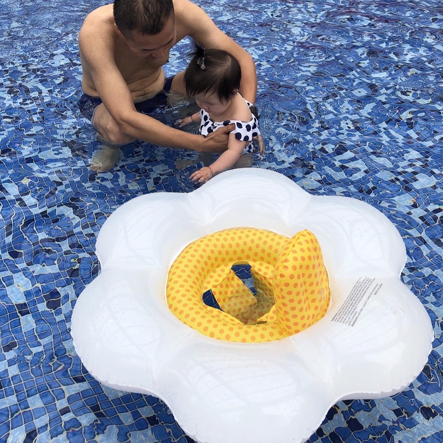 雞蛋花朵游泳圈