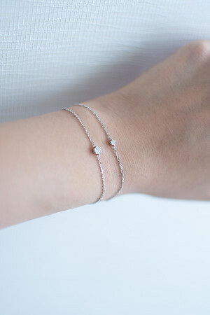 18K 6 Prong Solitaire Diamond Bracelet