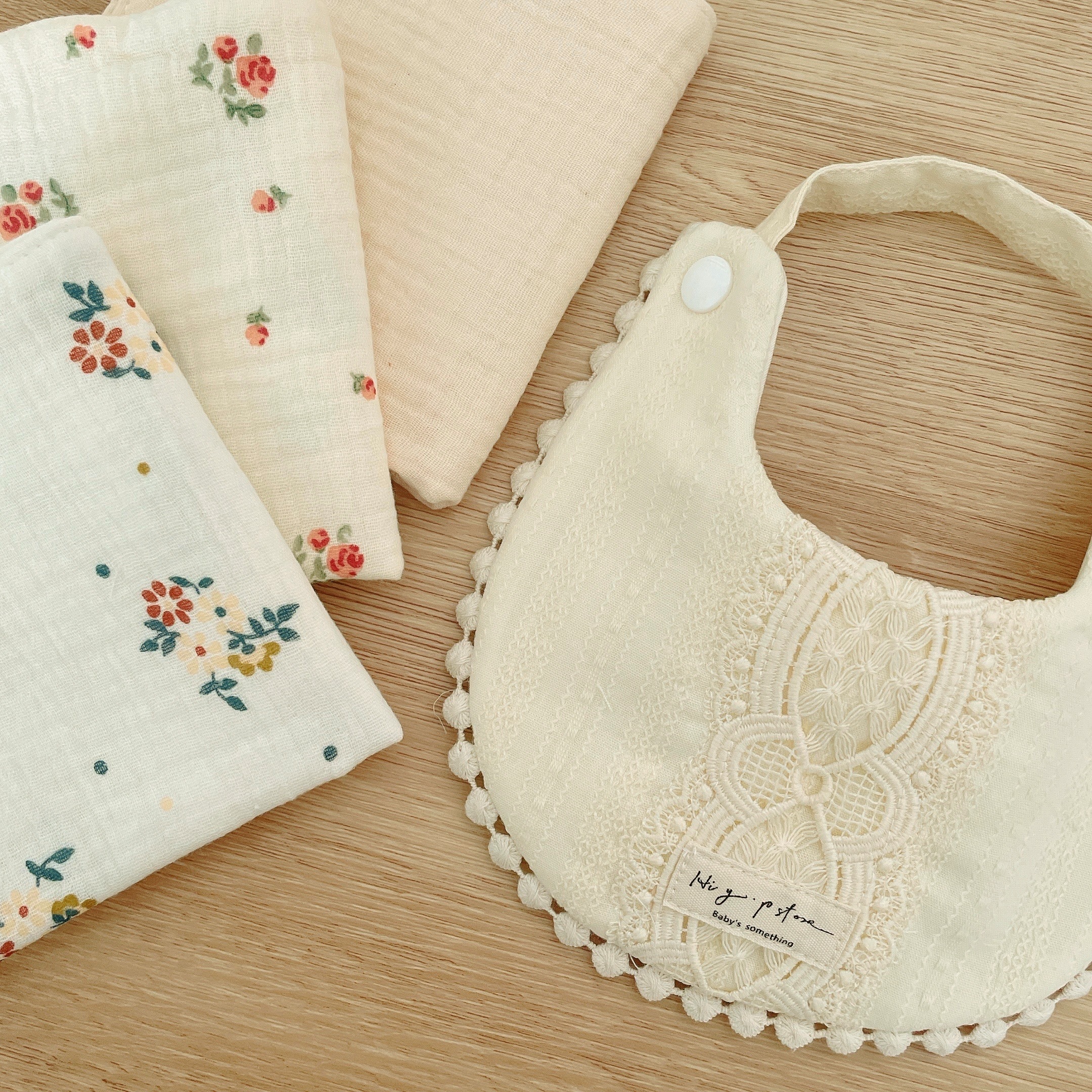 Hi Y.P store-手作圍兜-宮廷蕾絲