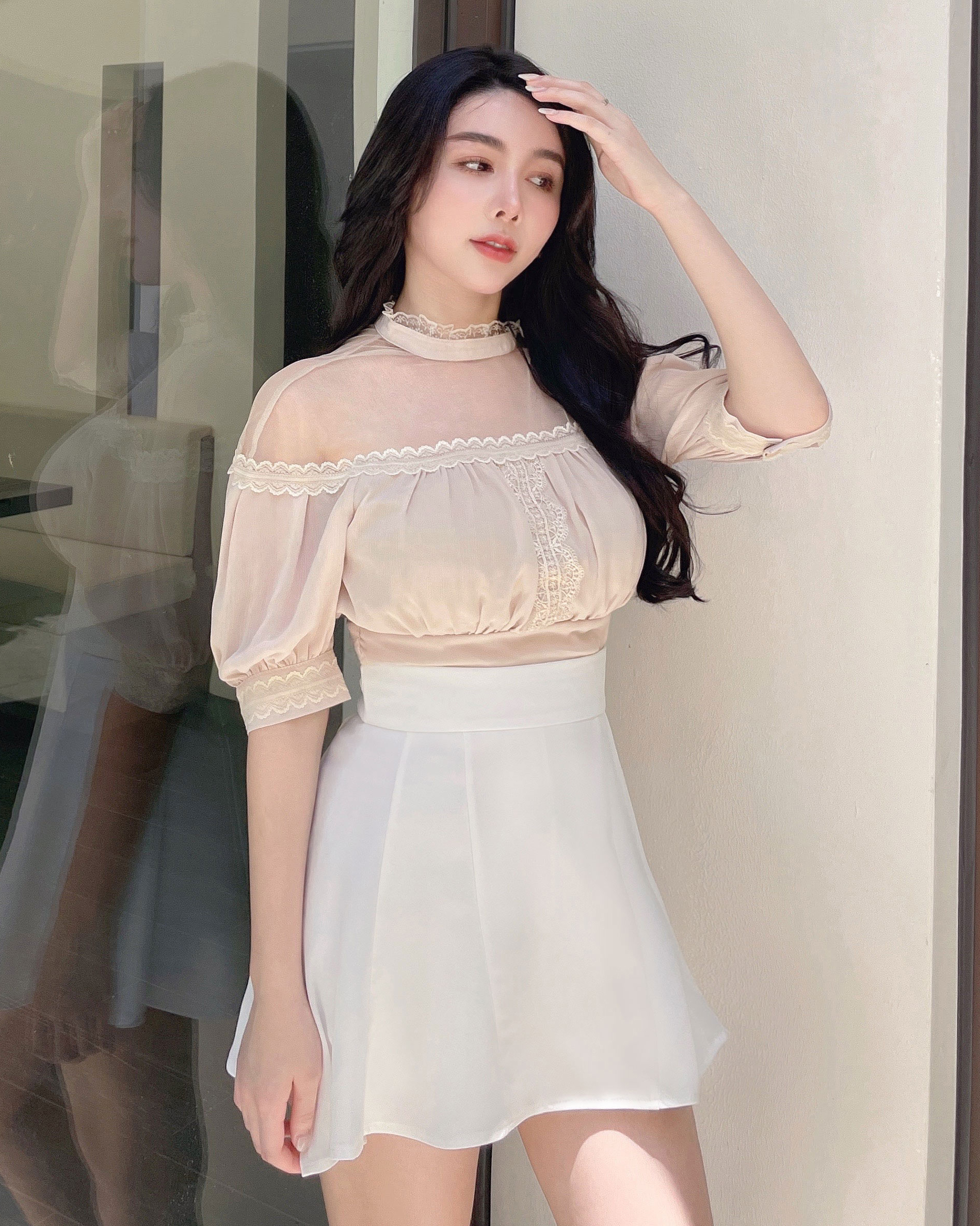 訂製-宮廷蕾絲網紗拼接一字領上衣