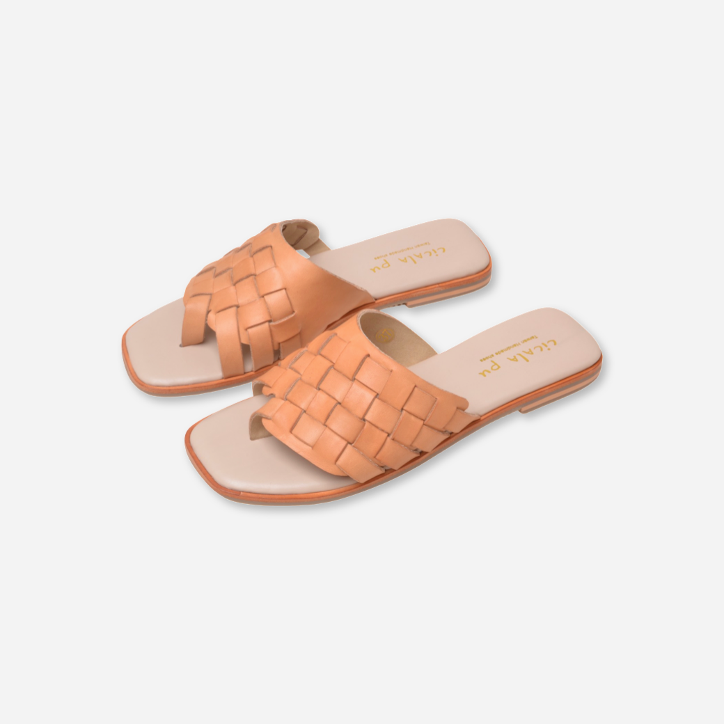 7913 棕色 夾腳手工編織涼鞋