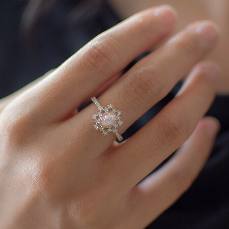 18K Fancy and White Diamond Ring