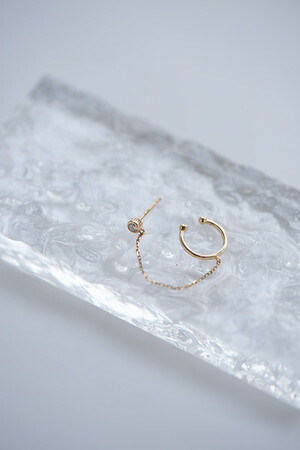 18K White Diamond Earring