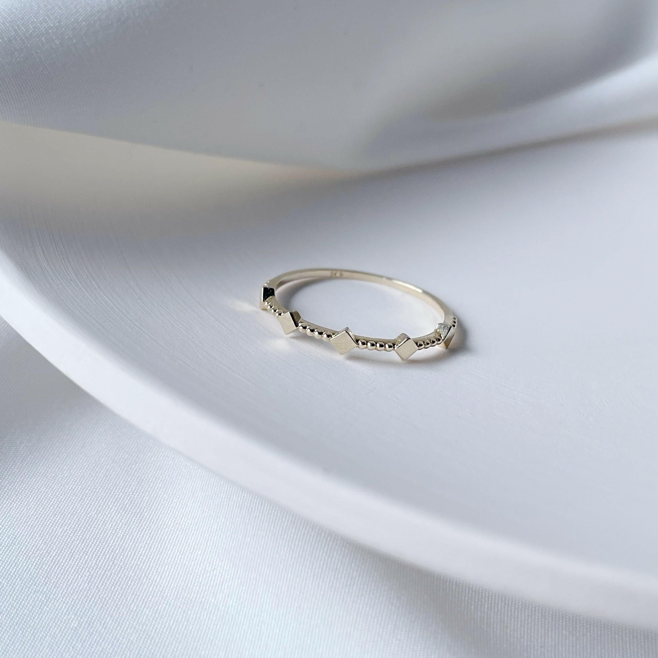 14K點點光面菱形戒指