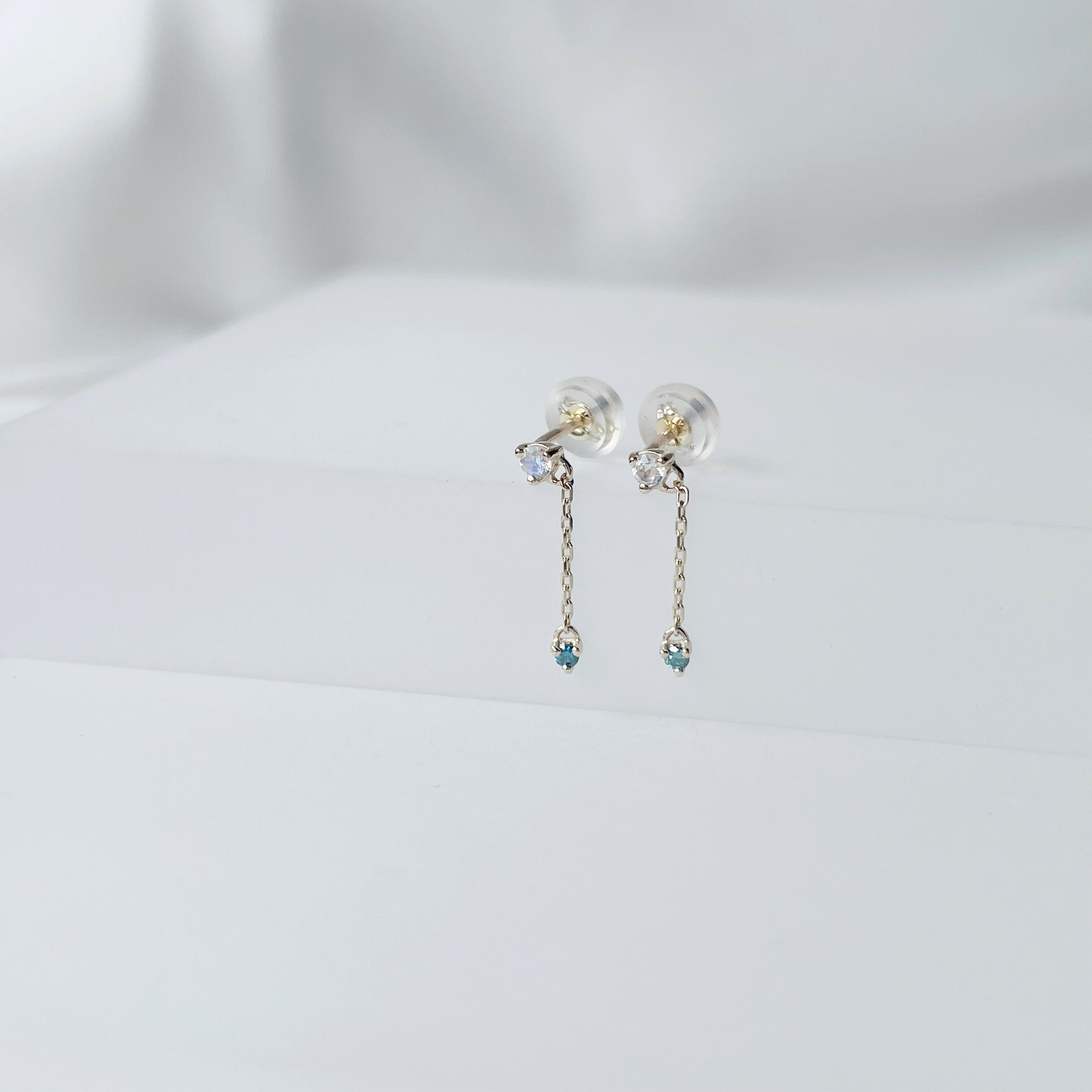 14K mini三爪月光藍鑽小鏈子耳環(單)