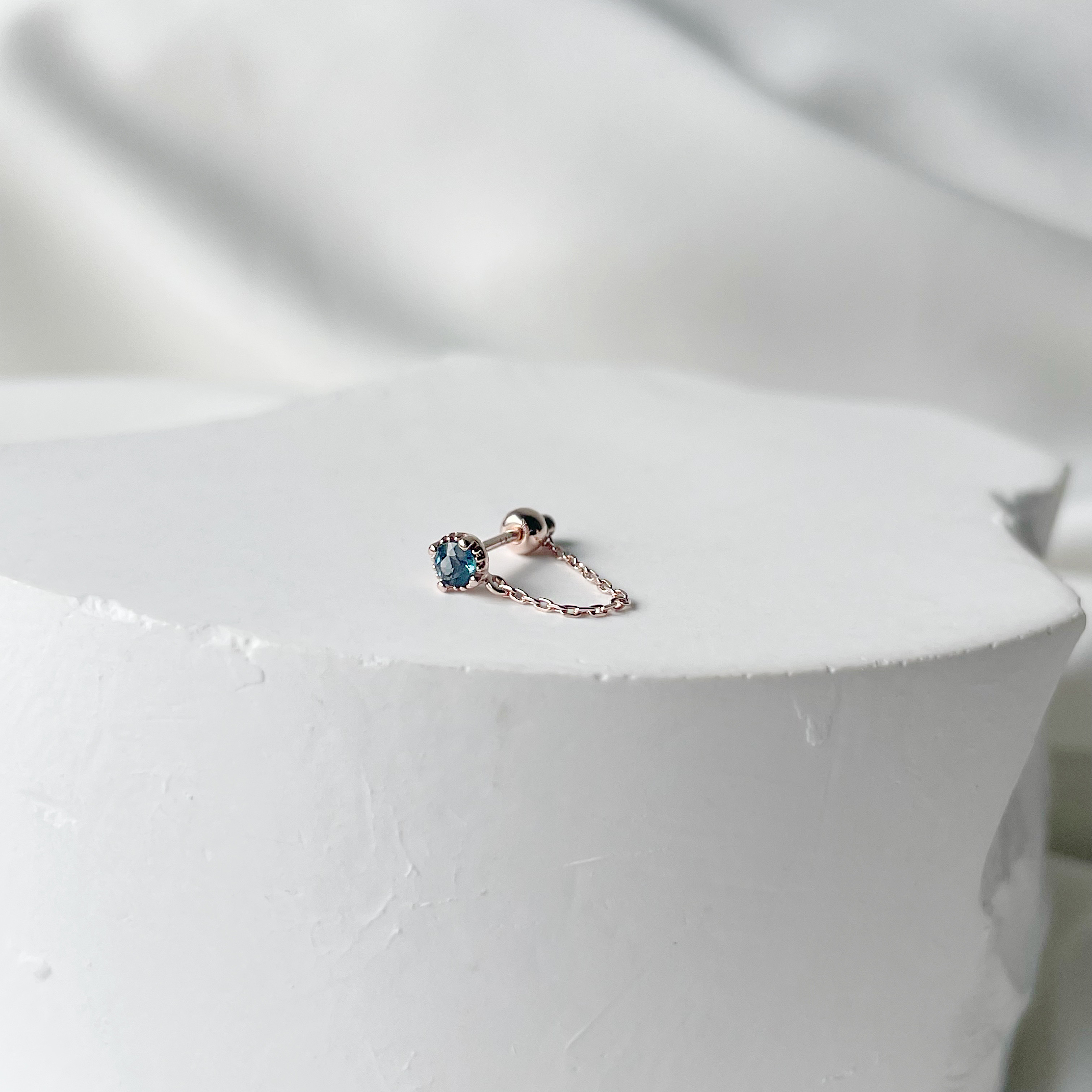 14K鑽面倫敦托帕扣鏈式轉珠耳環