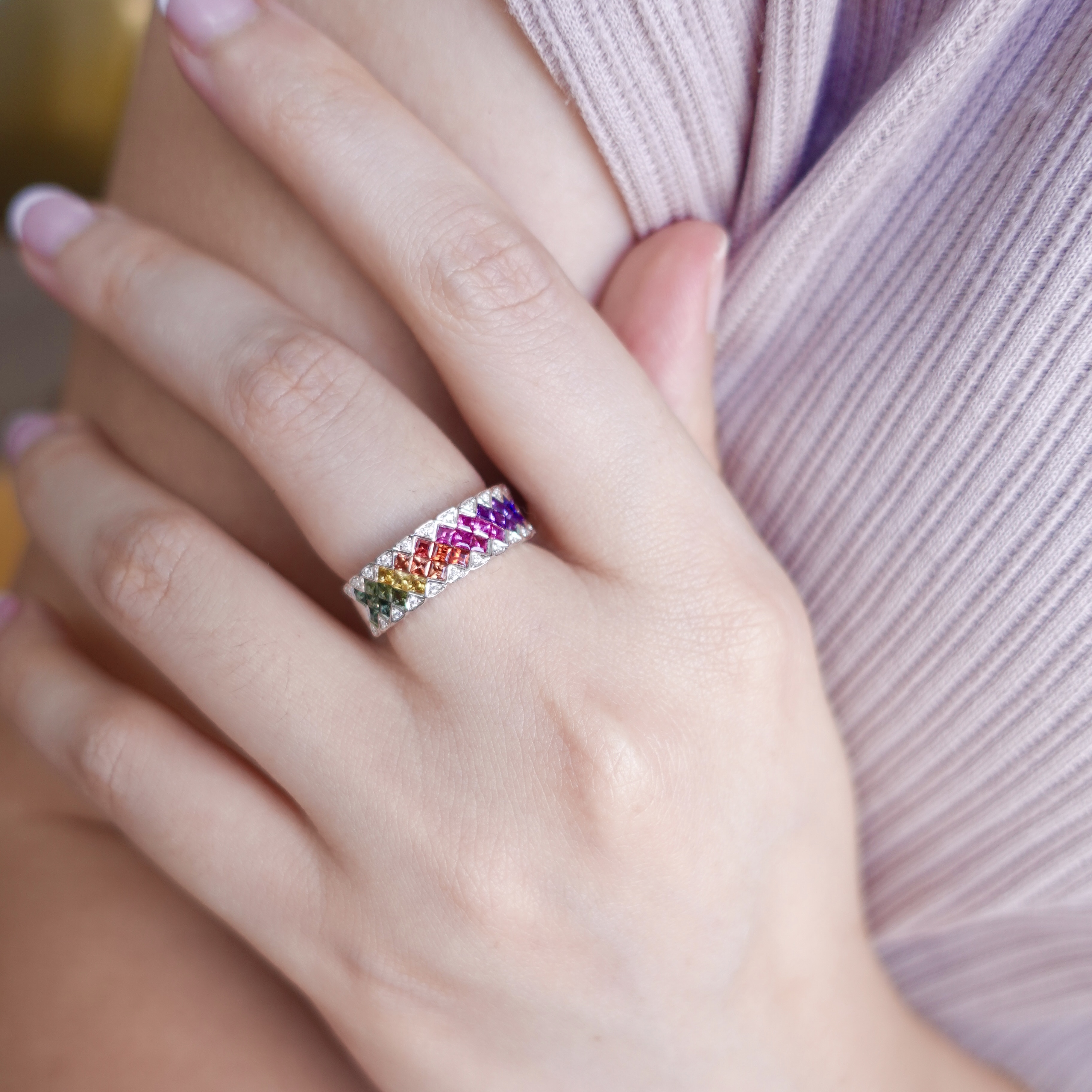 18K金彩虹藍寶石鑽石戒指-公主方無縫鑲嵌