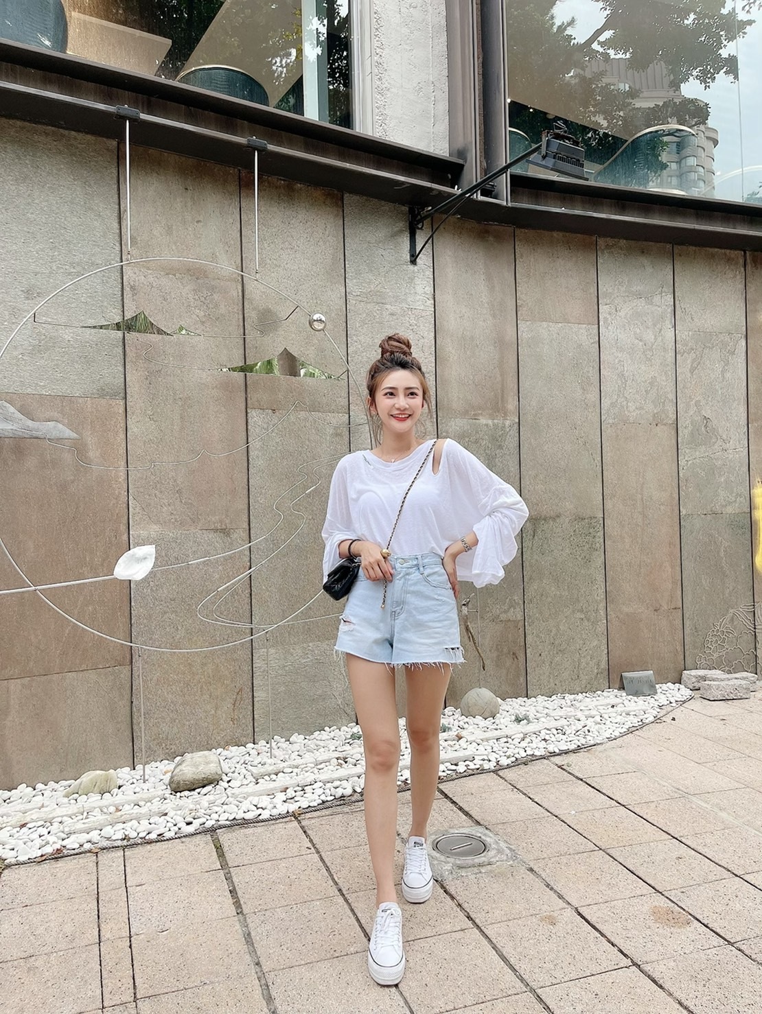 🔥06.29直播新品］💥夏天必收它］🇰🇷正韓超薄左挖肩透視感英文logo寬鬆防曬衣（仙女白/兩色）